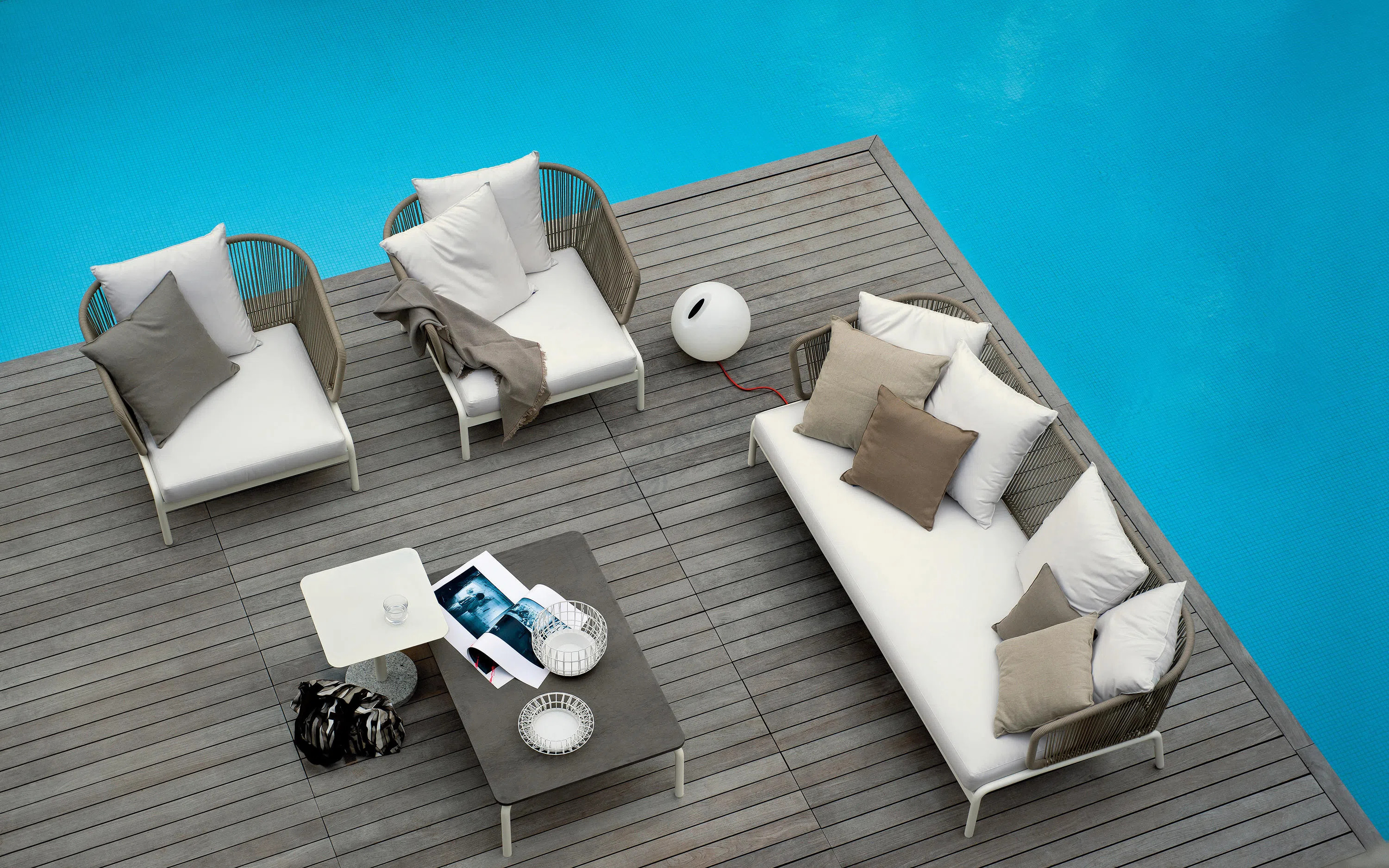 Outdoor sofa RODA Spool