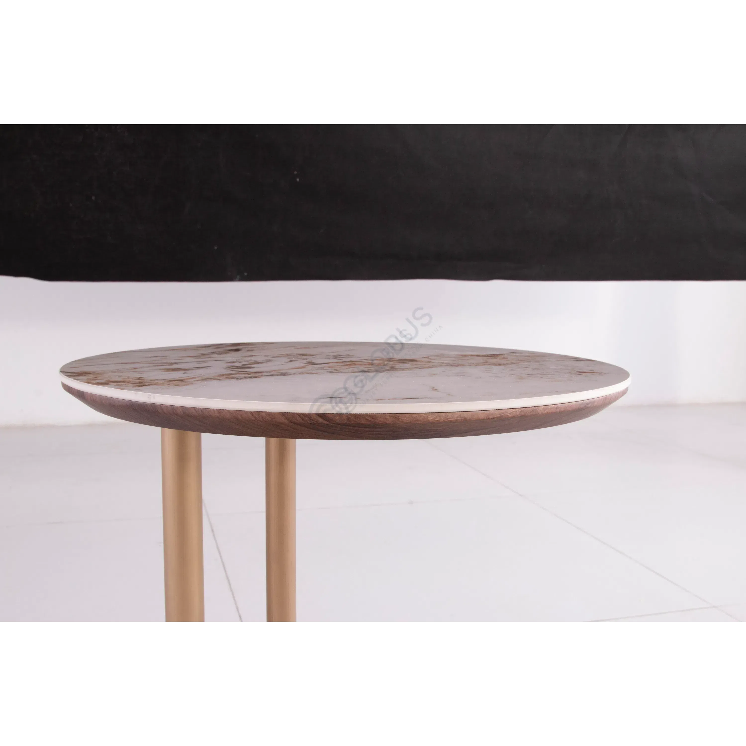 Угловой столик Leontiae