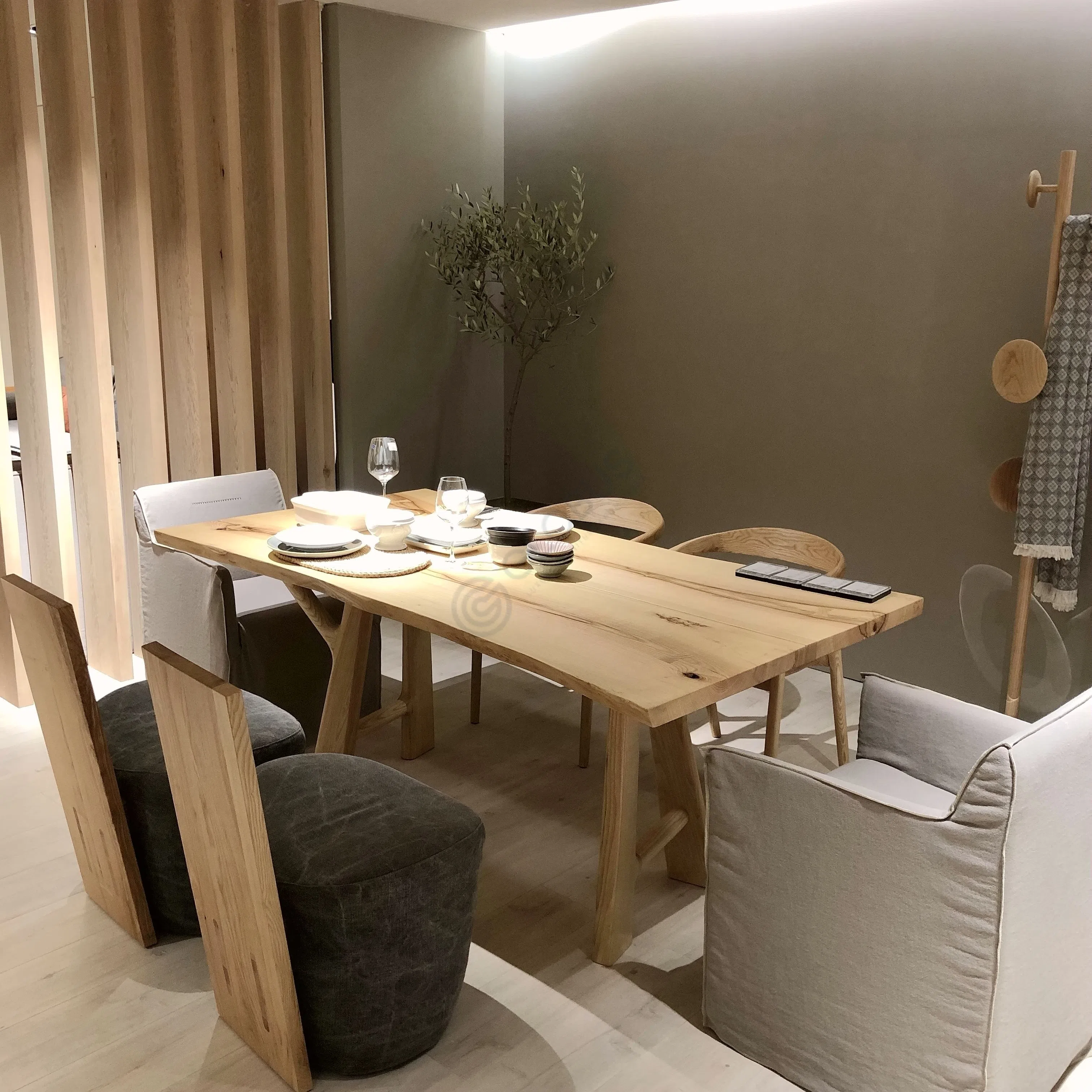 Dining table Escalada