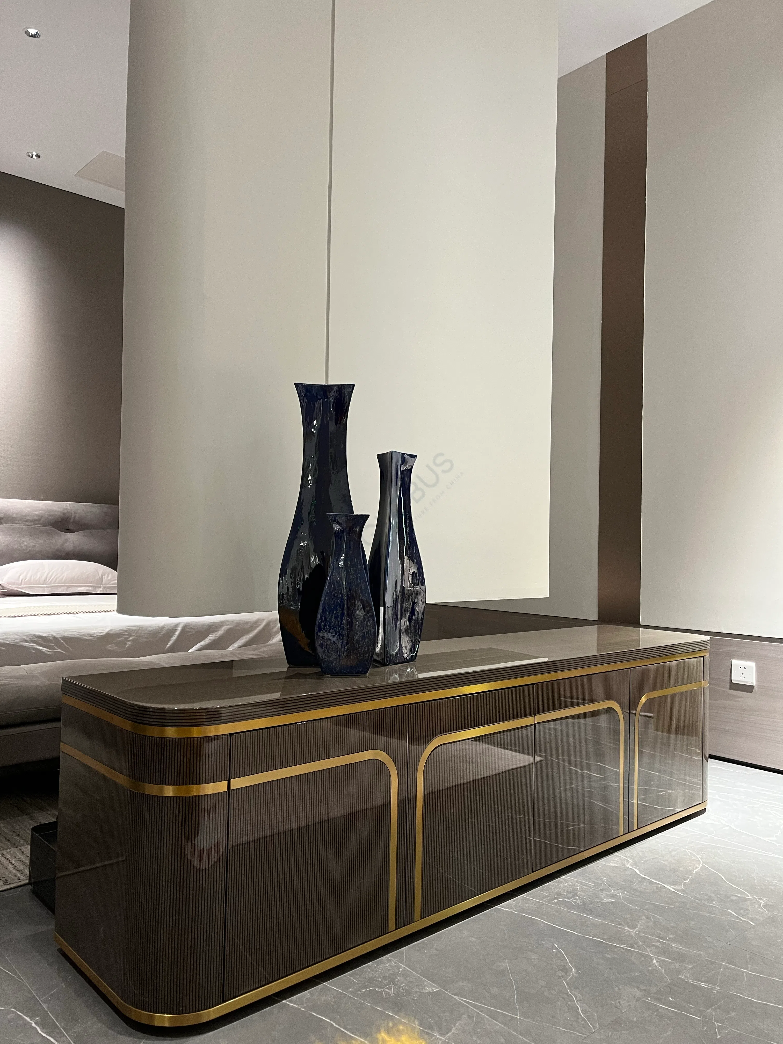 TV stand Corinthia