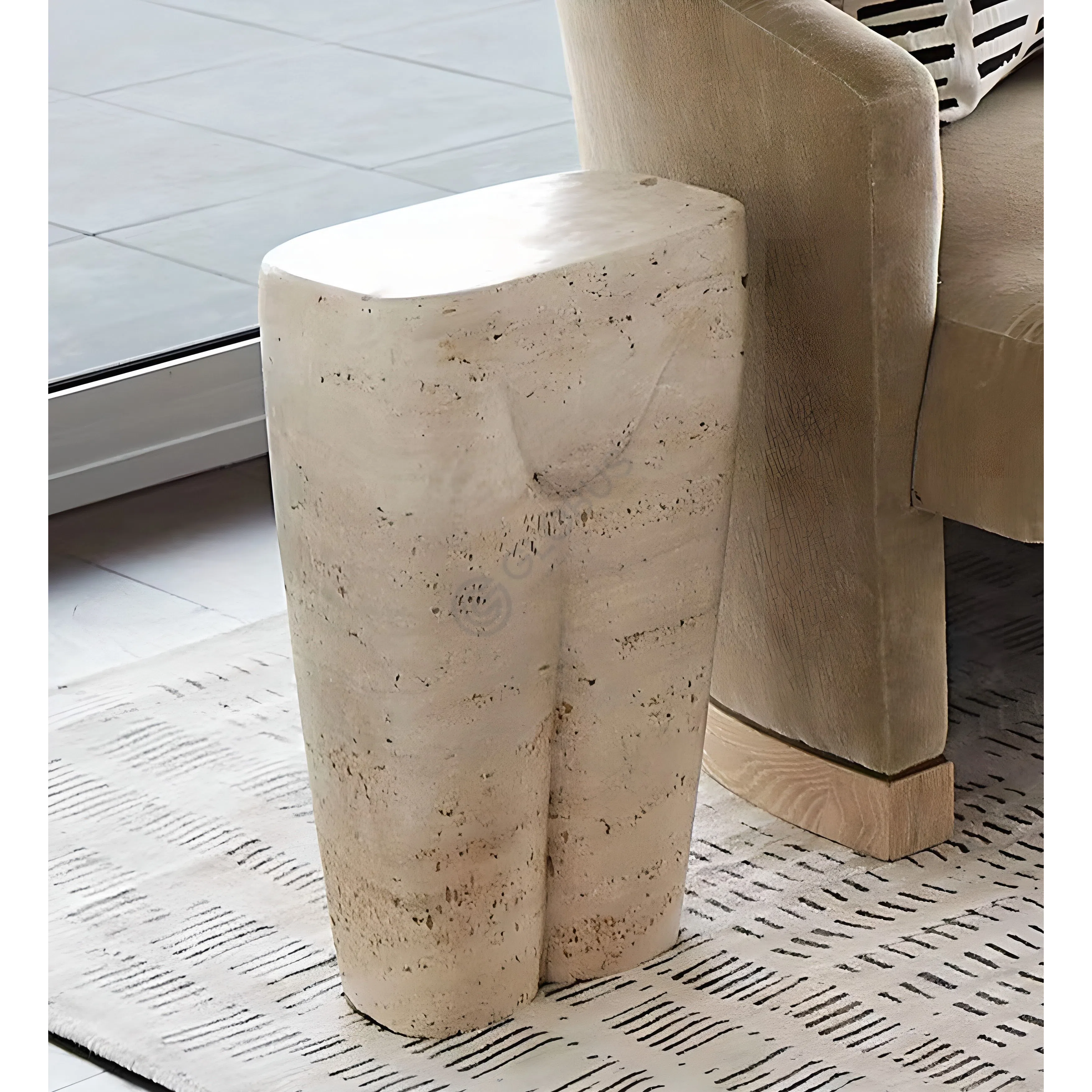 Side table GLOBAL VIEWS Femme