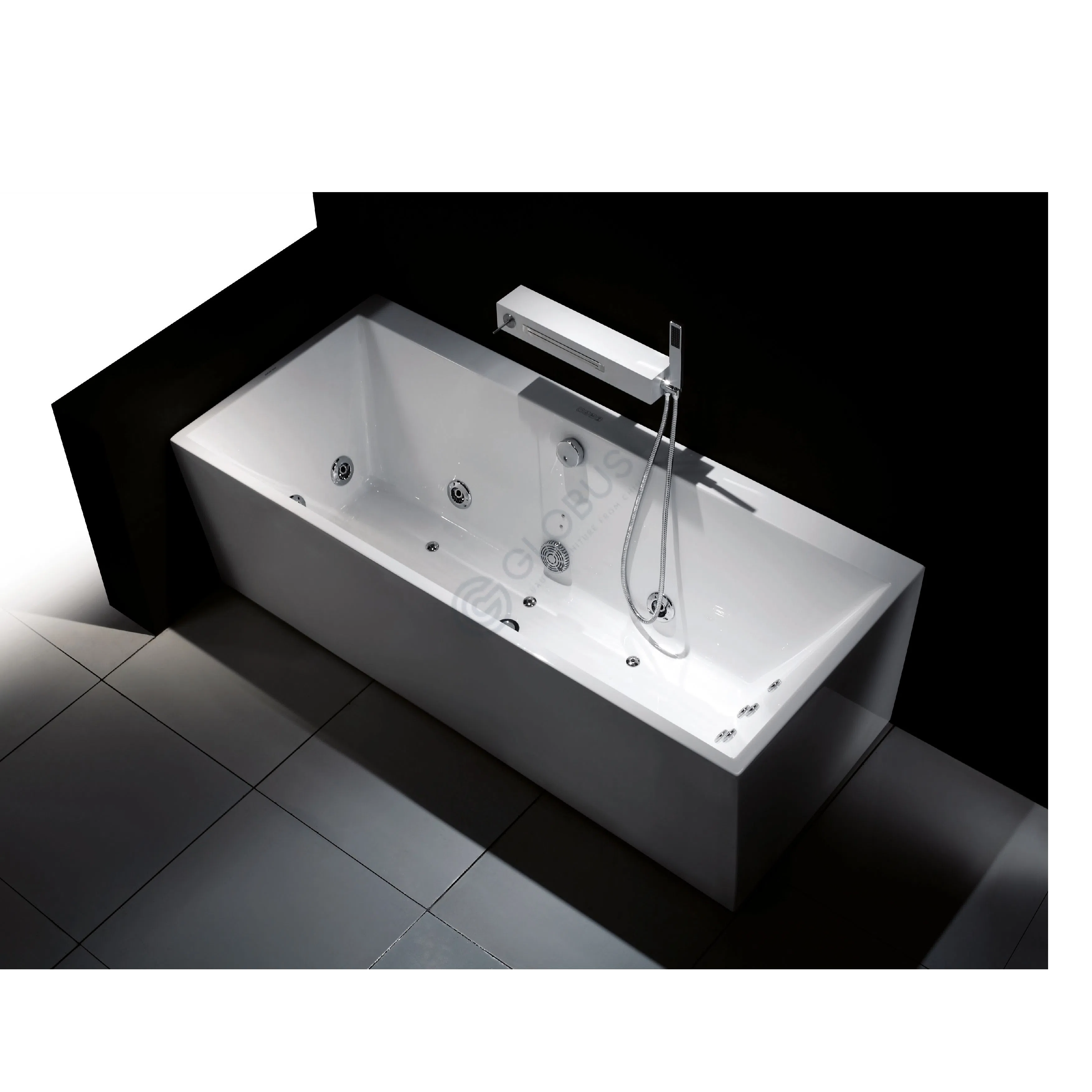 Bathtub Lionella