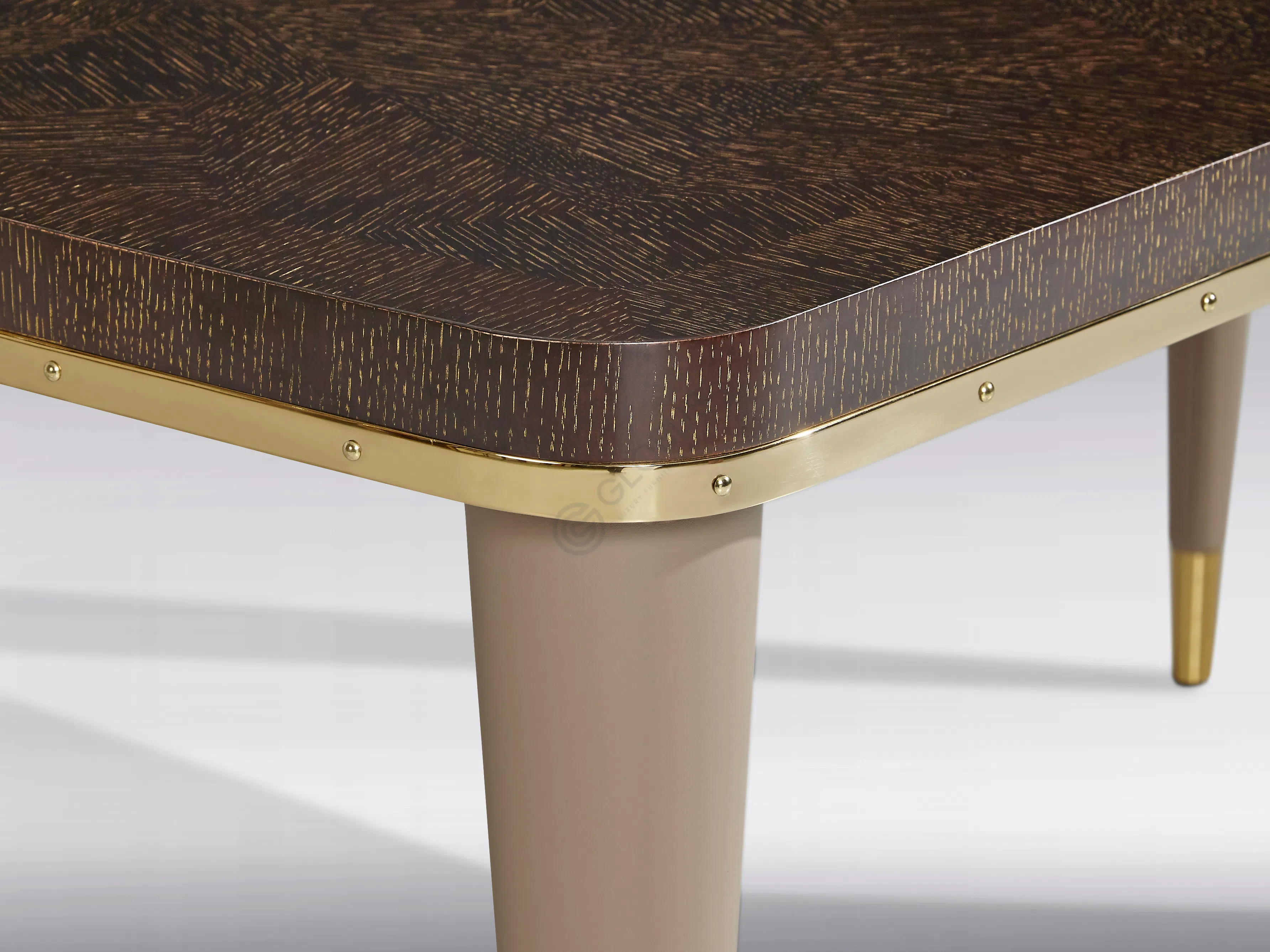 Dining table Reverberate