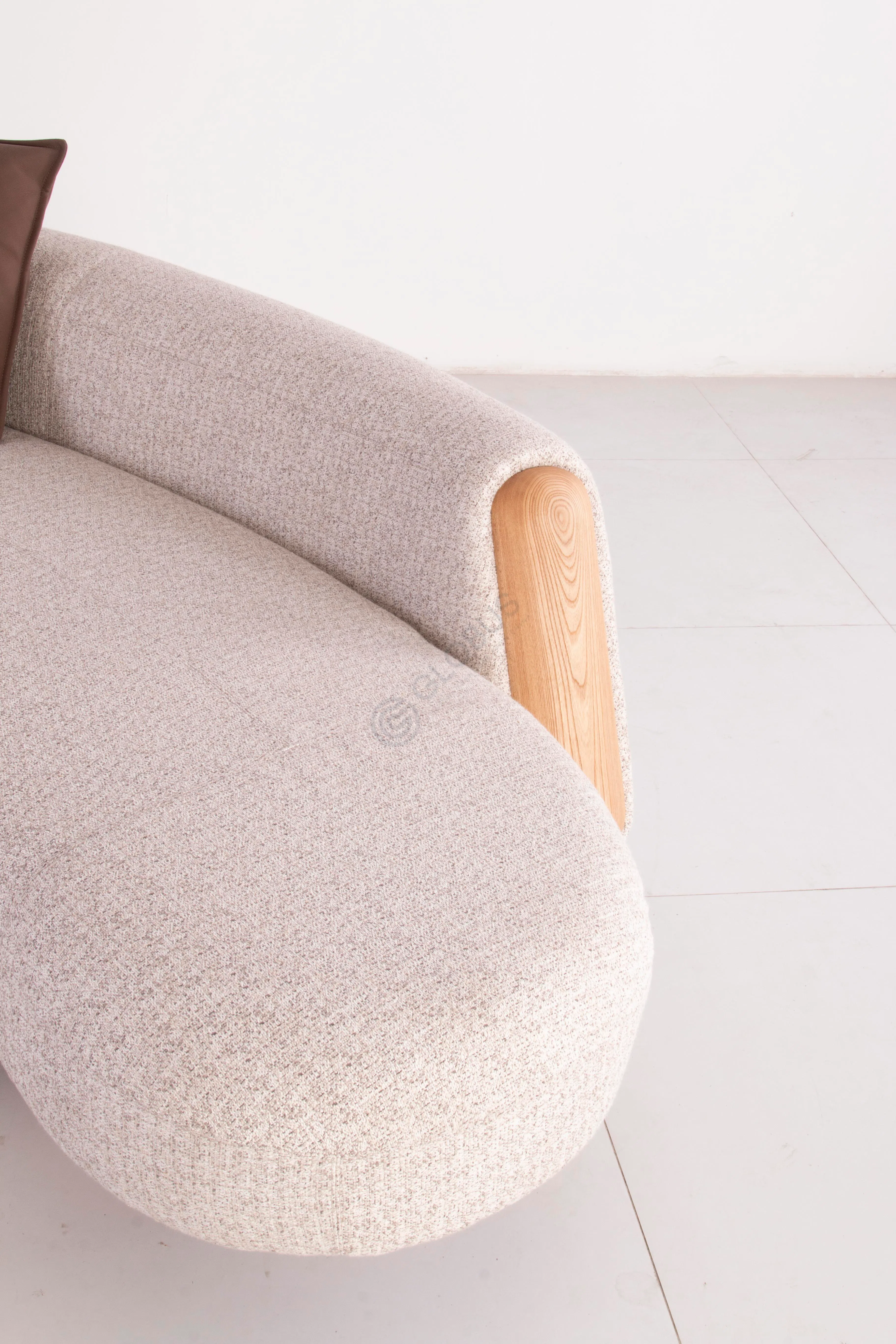 Couch ENNE Suspence B