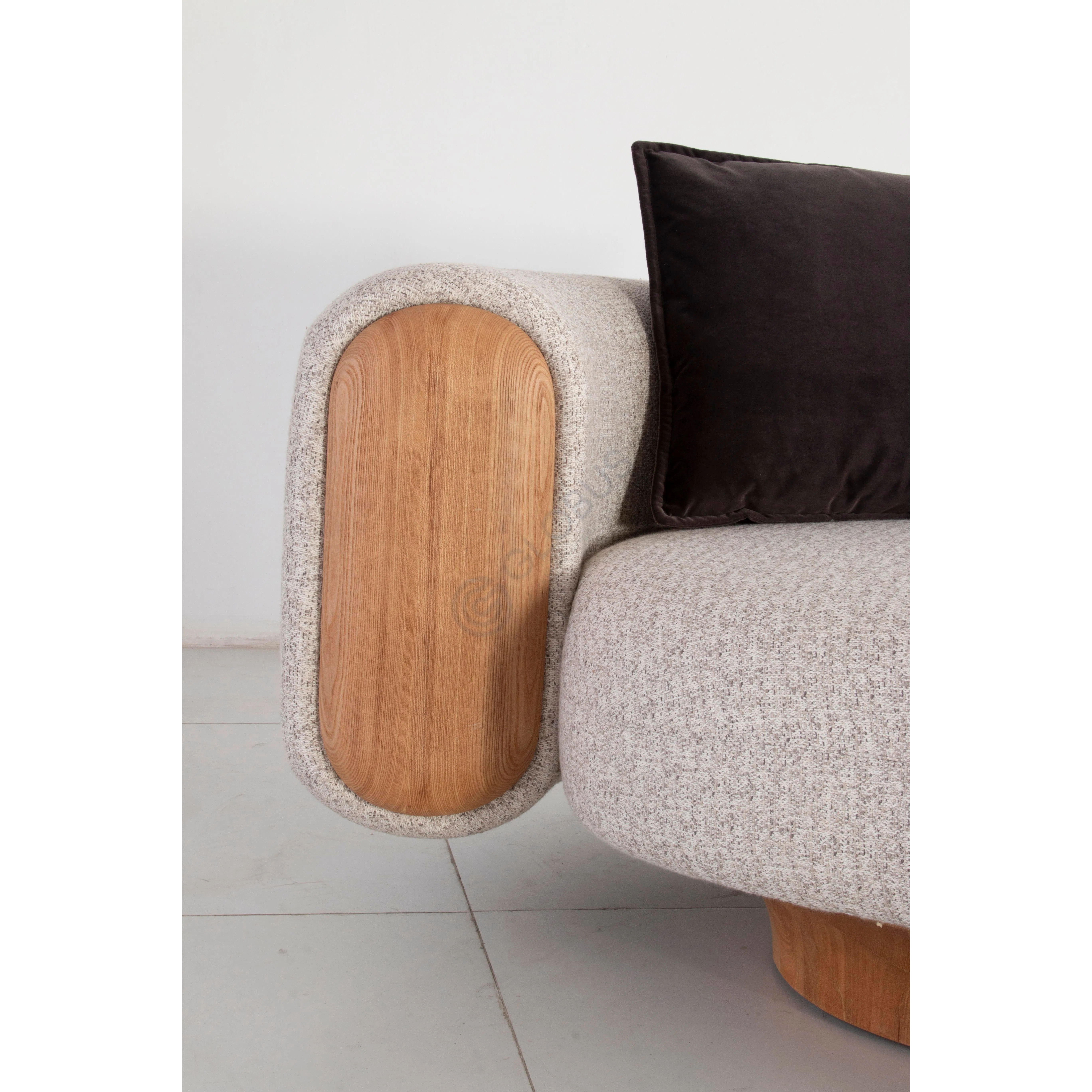 Couch ENNE Suspence B