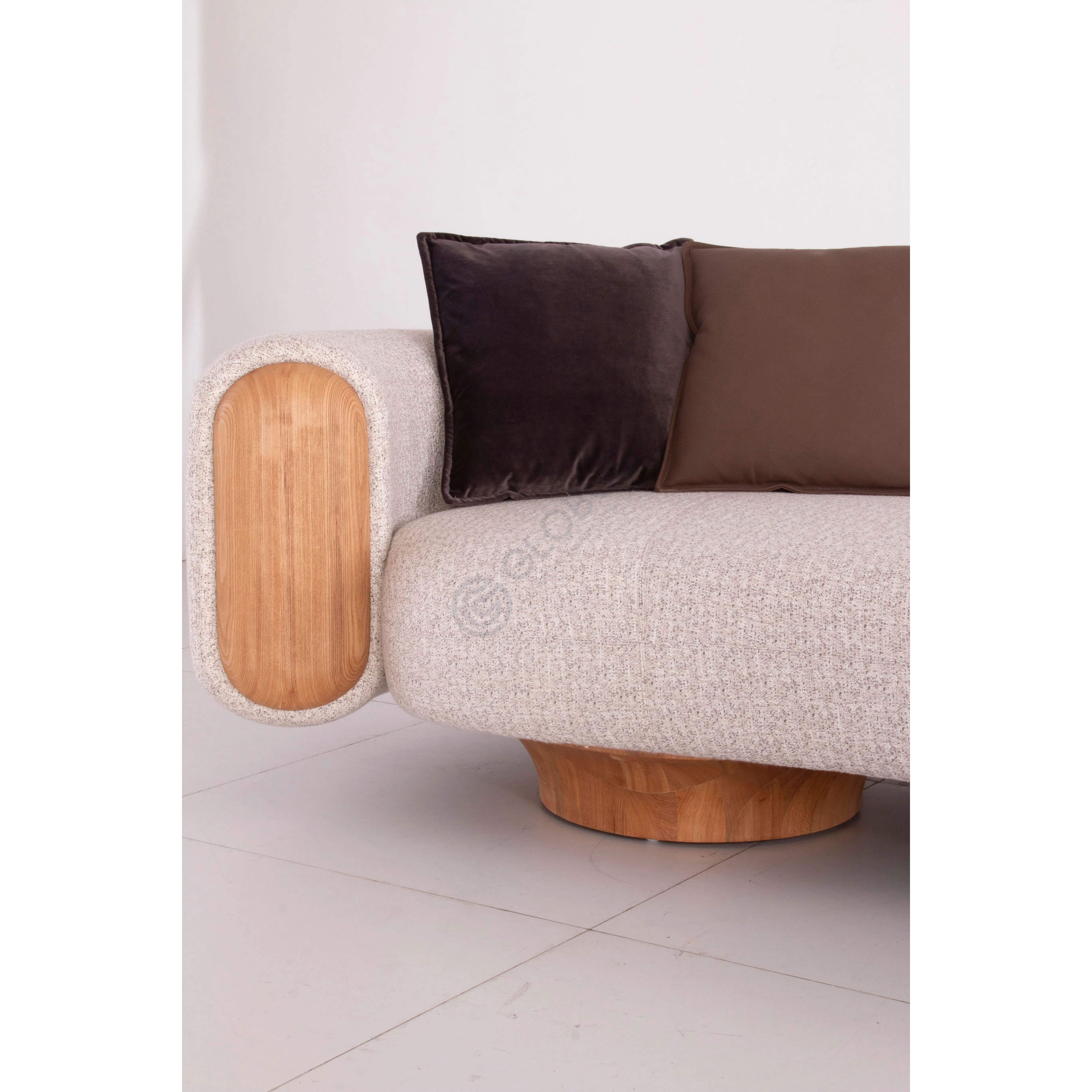 Couch ENNE Suspence B