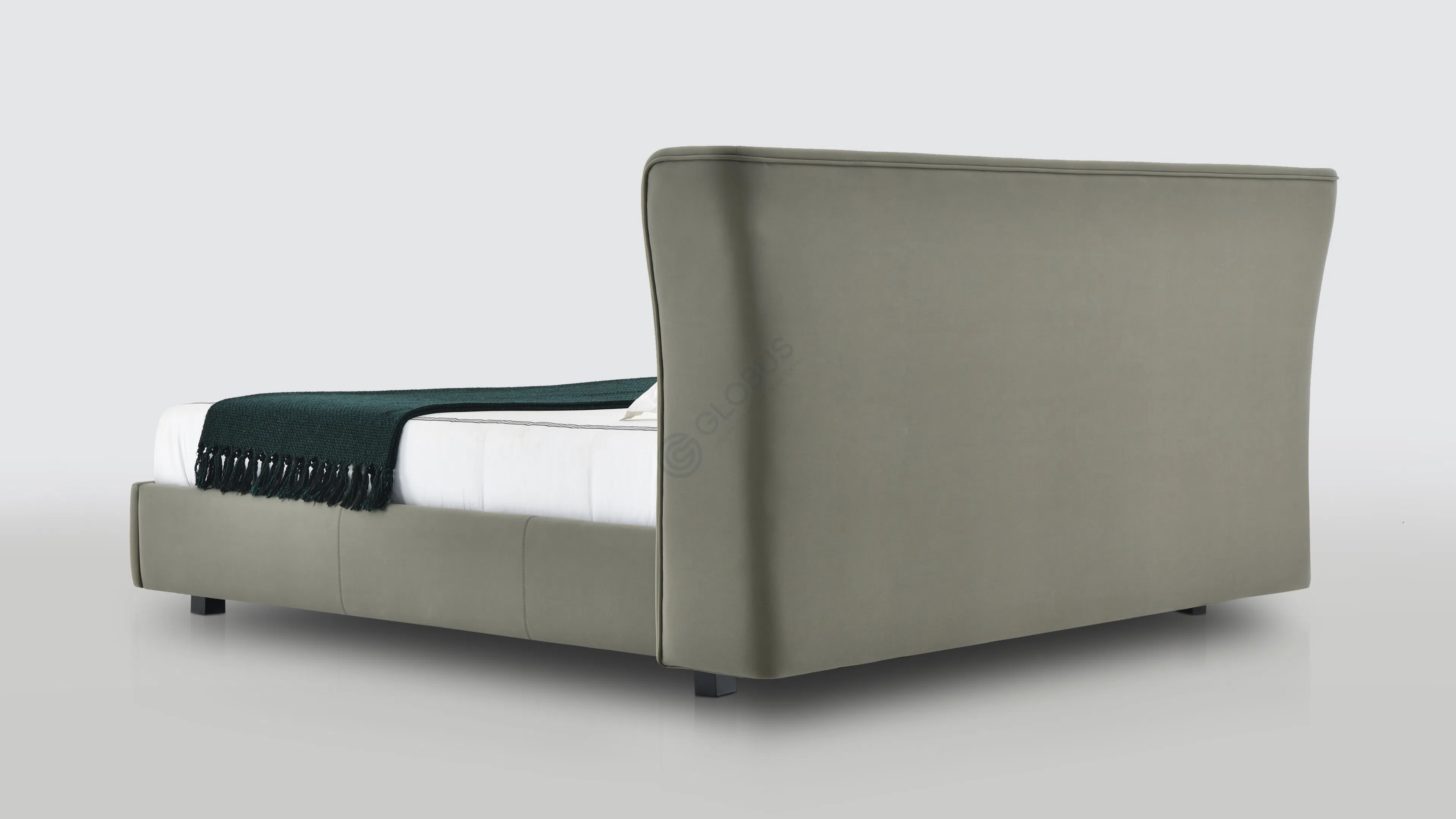 Bed POLTRONA FRAU Lola Darling