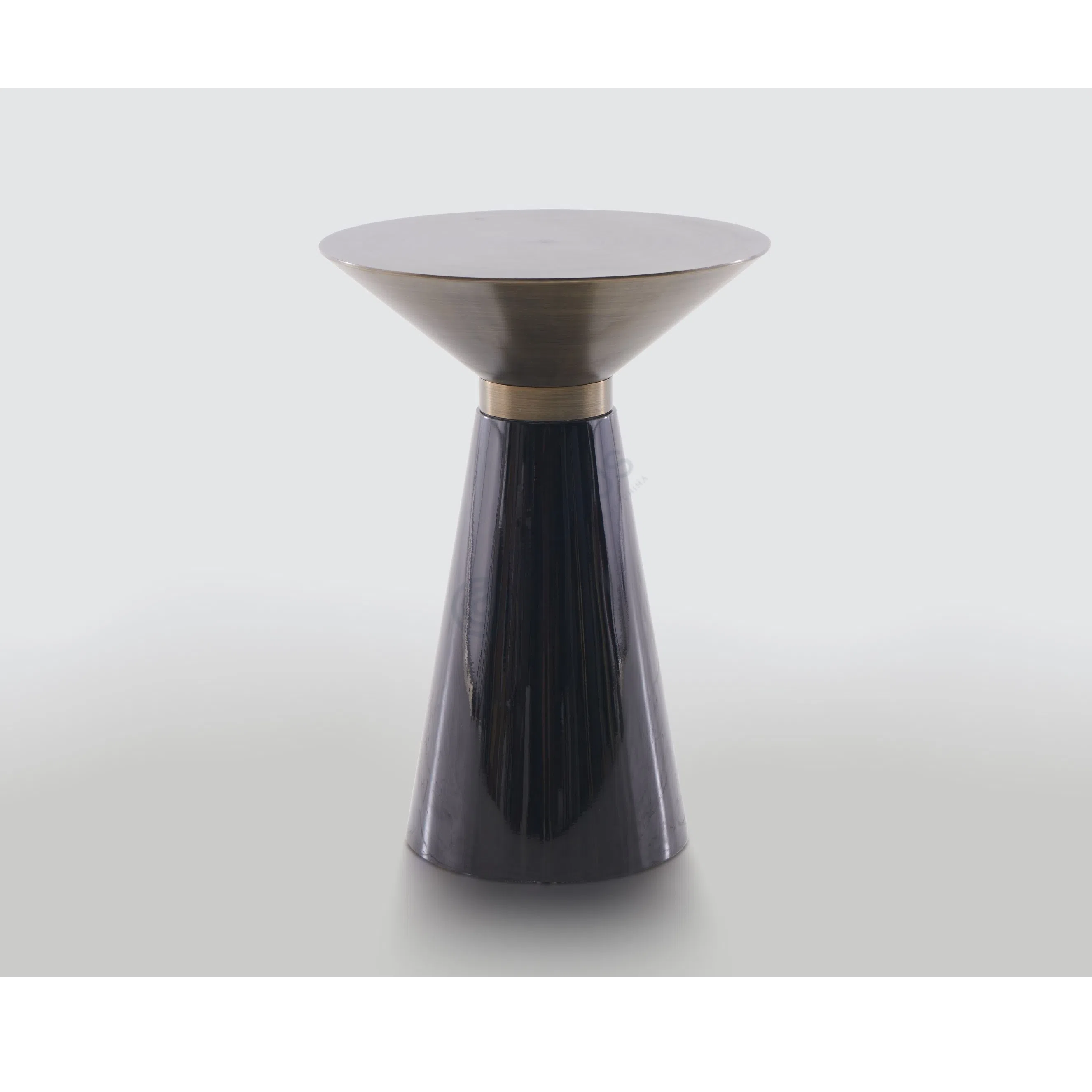 Side table Xyleria