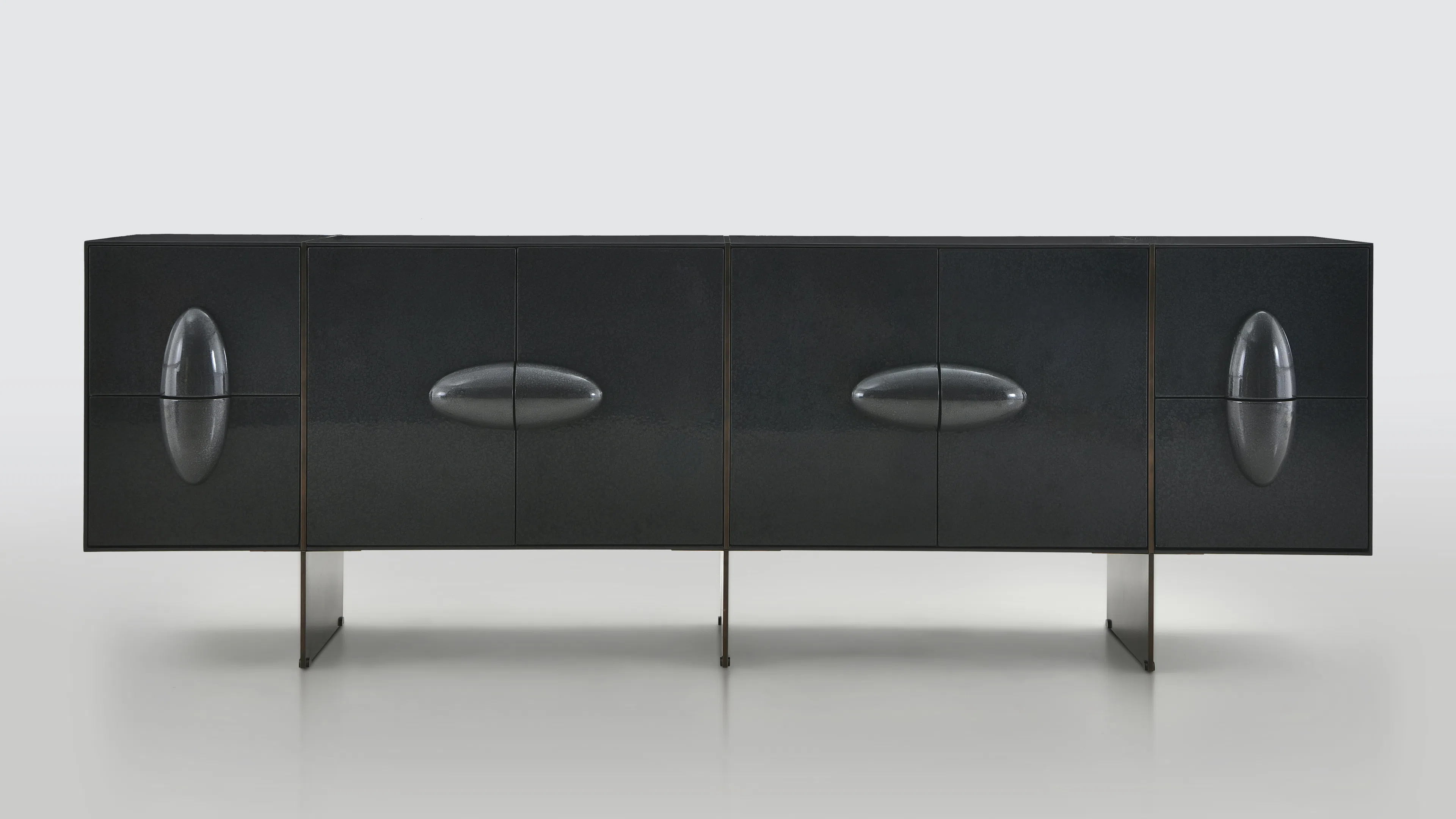 Sideboard BRIAN THOREEN Rubber