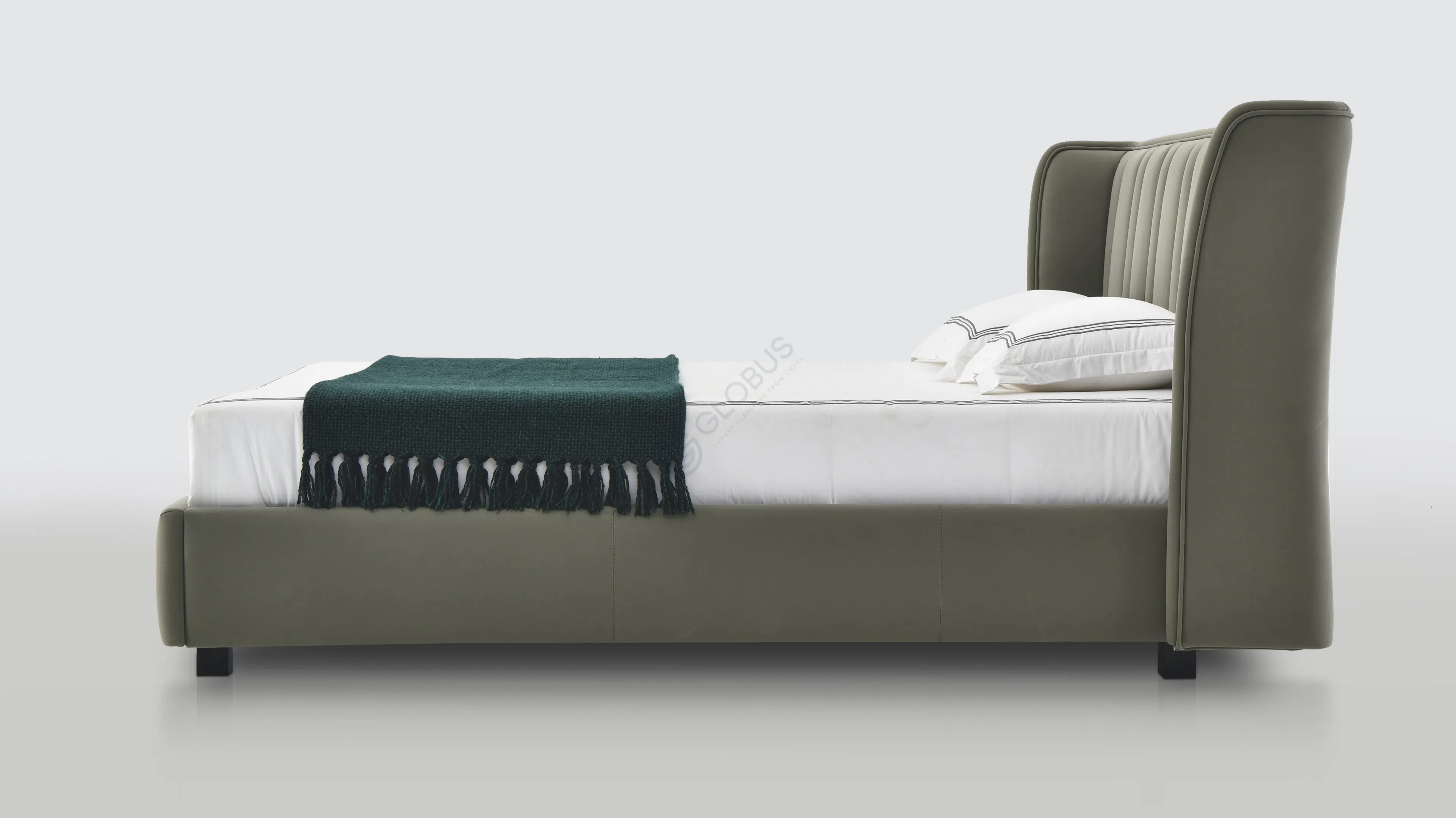 Bed POLTRONA FRAU Lola Darling