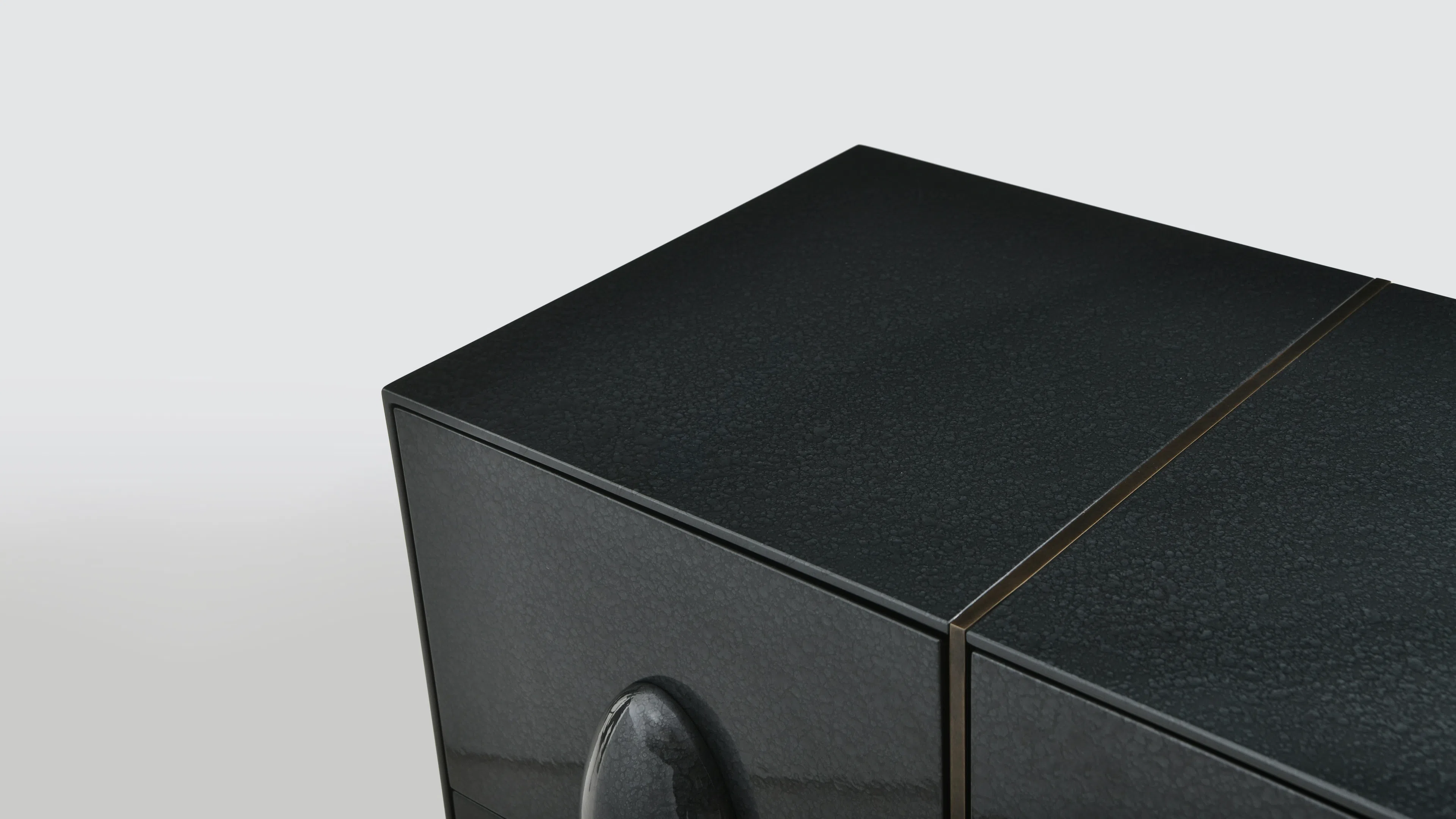 Sideboard BRIAN THOREEN Rubber