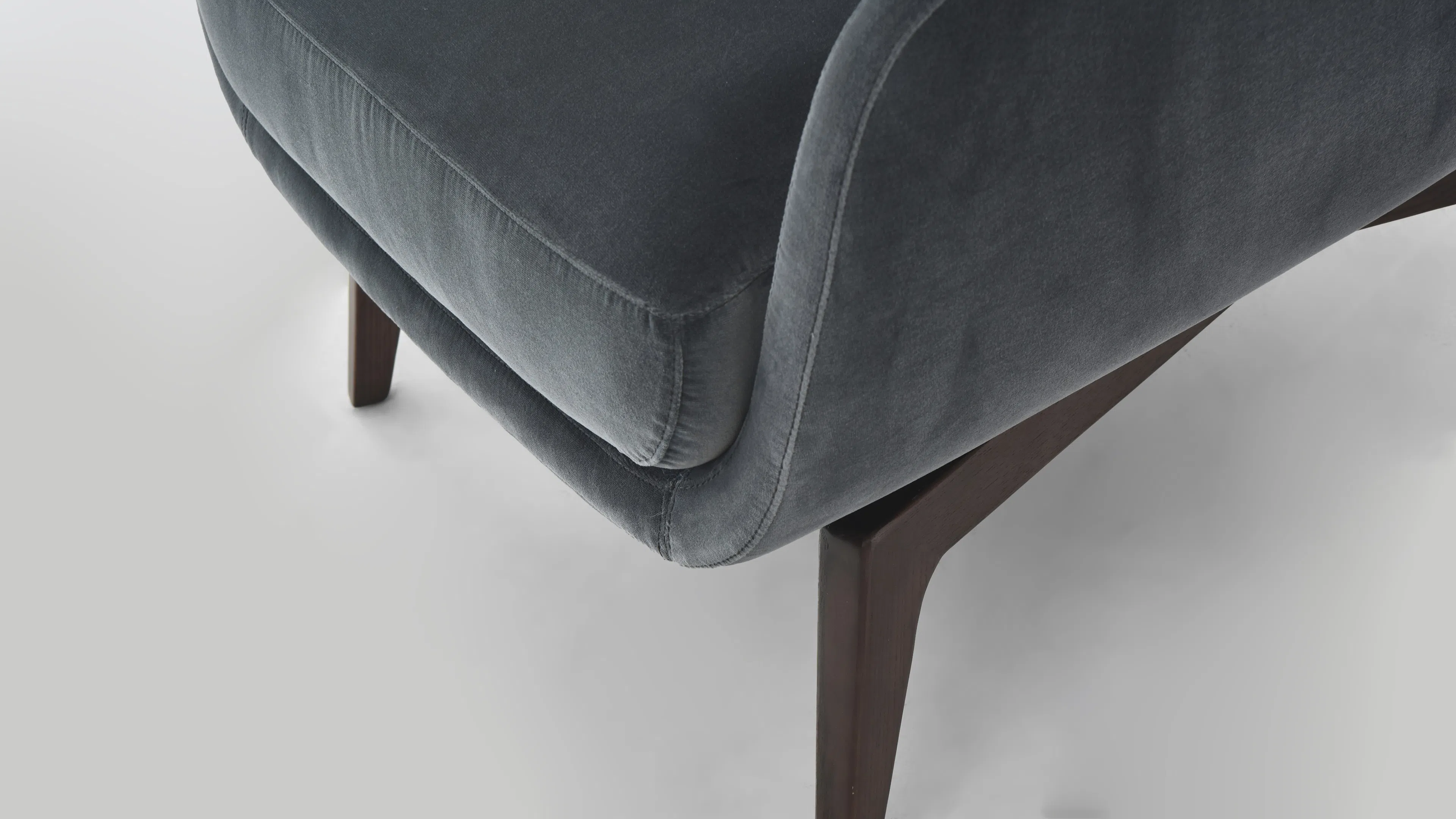 Armchair MINOTTI Belt