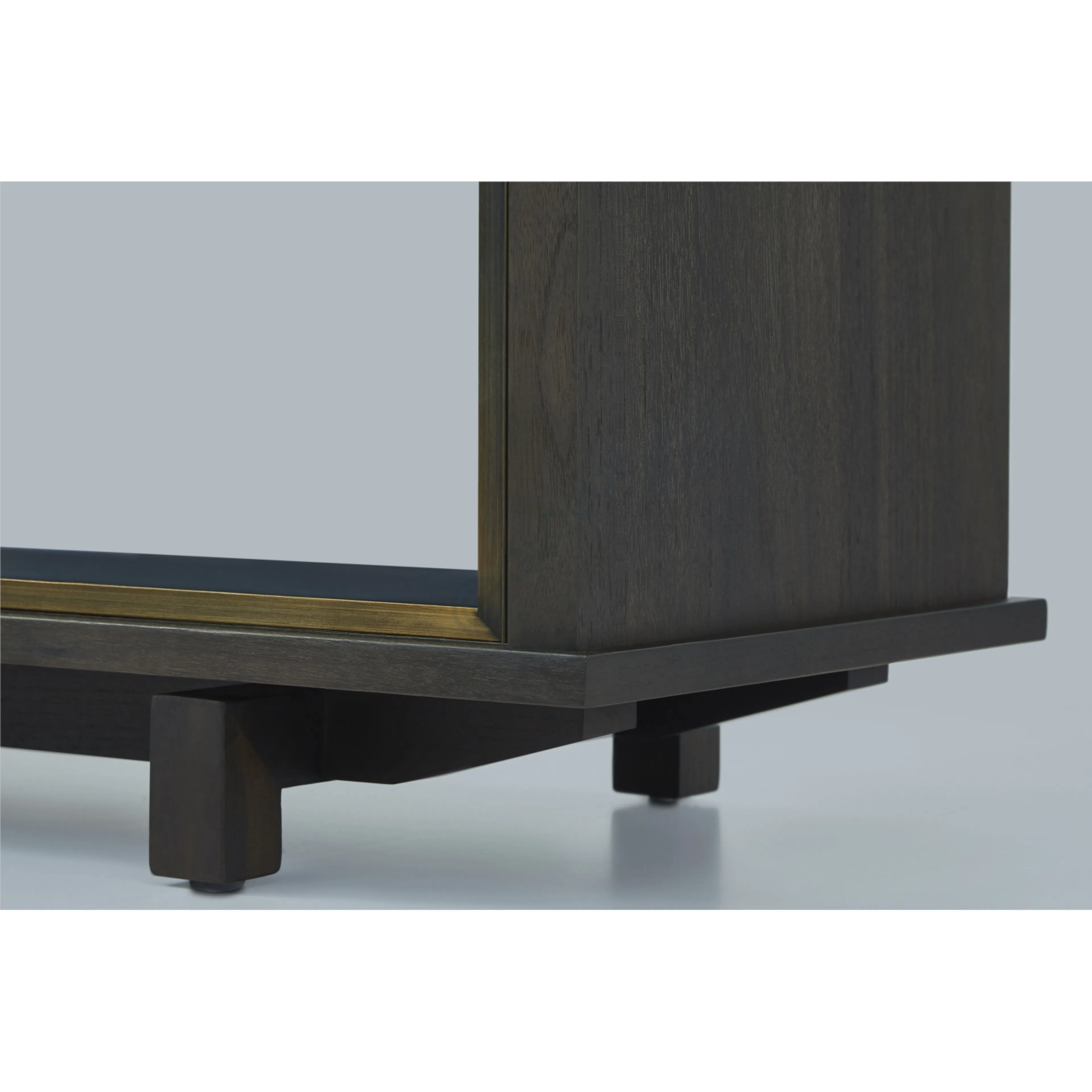 Bookshelf POLTRONA FRAU Lloyd