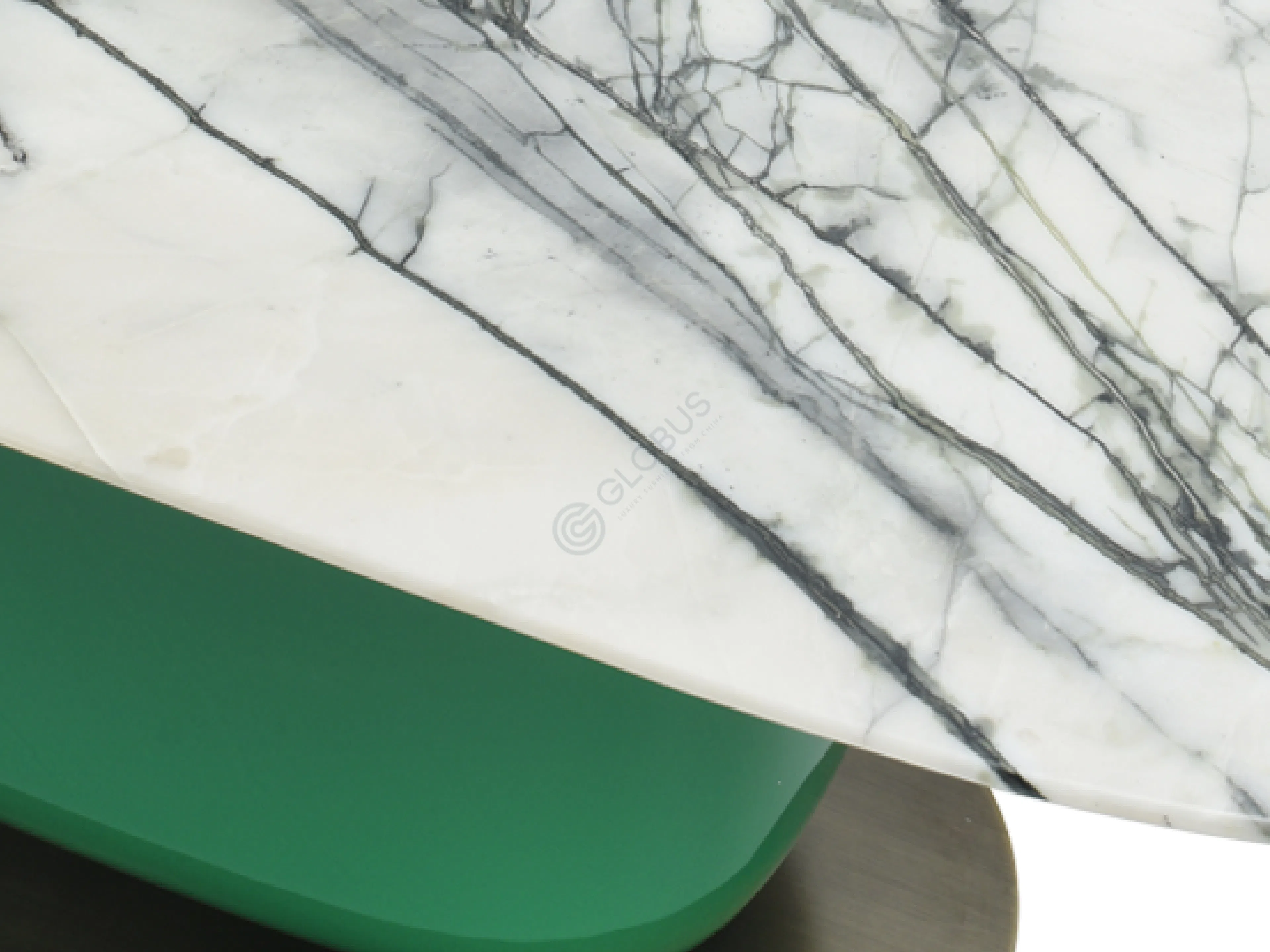 Dining table Adornia