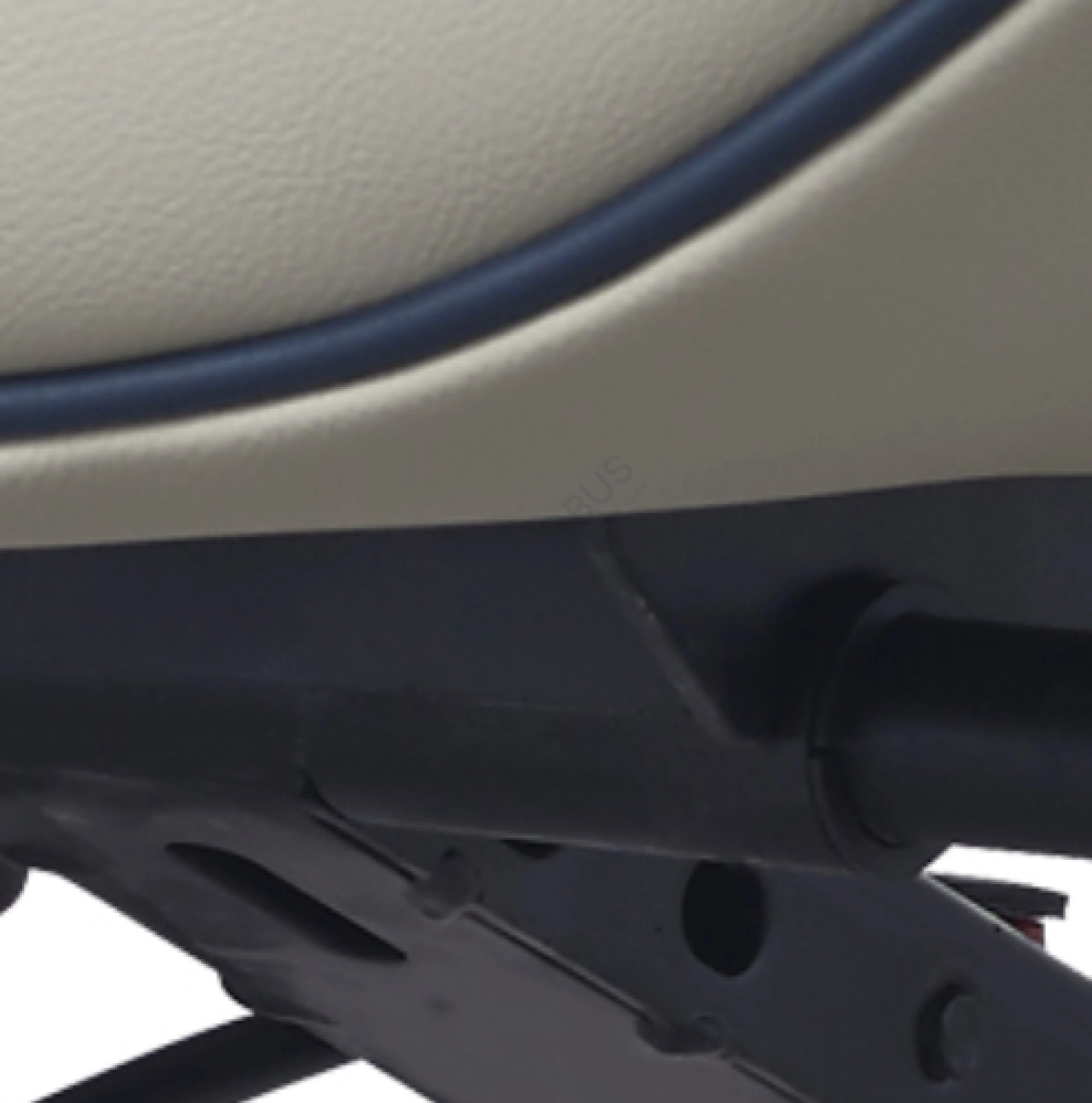 Executive chair POLTRONA FRAU Regina II