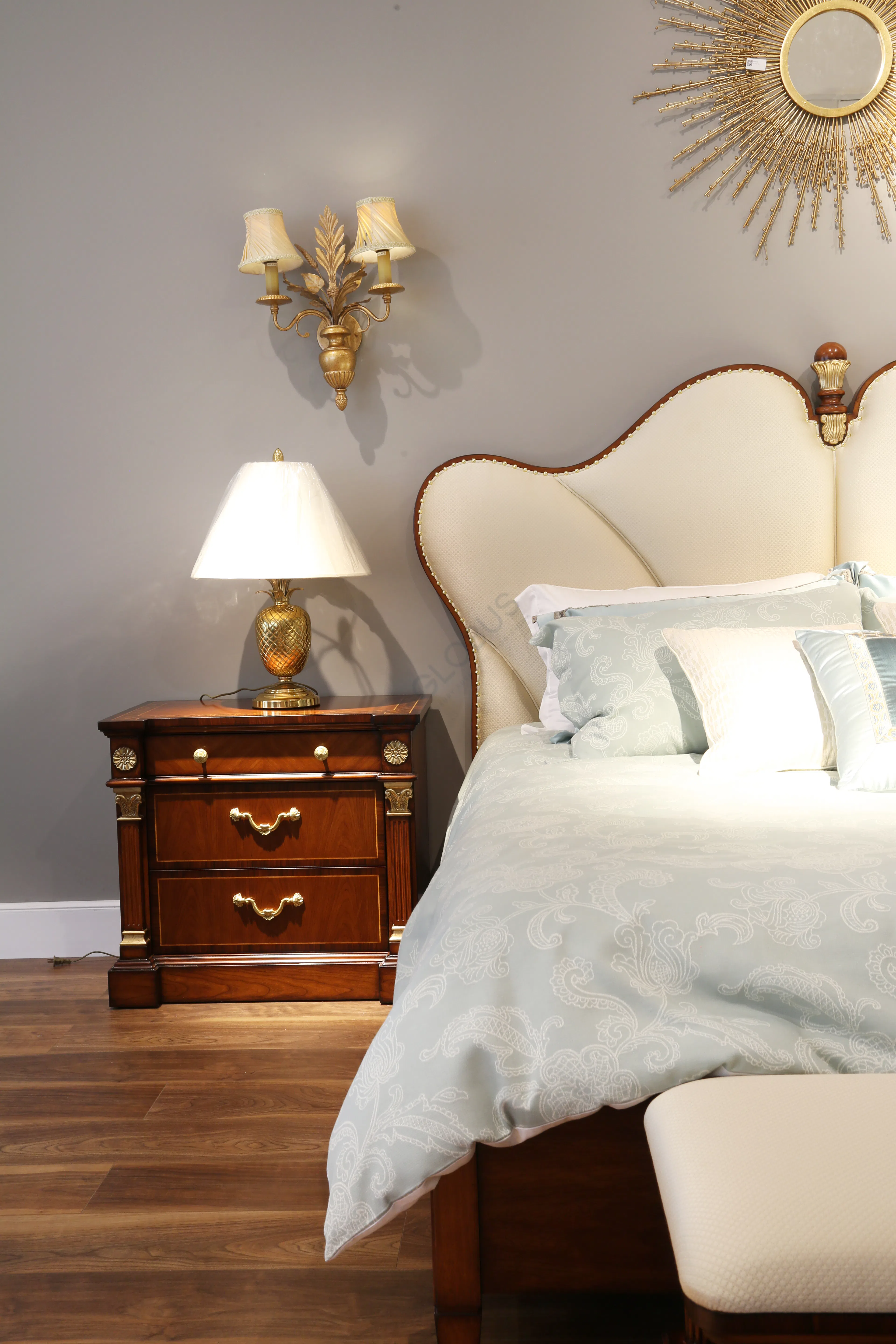 Bedside table Nameera