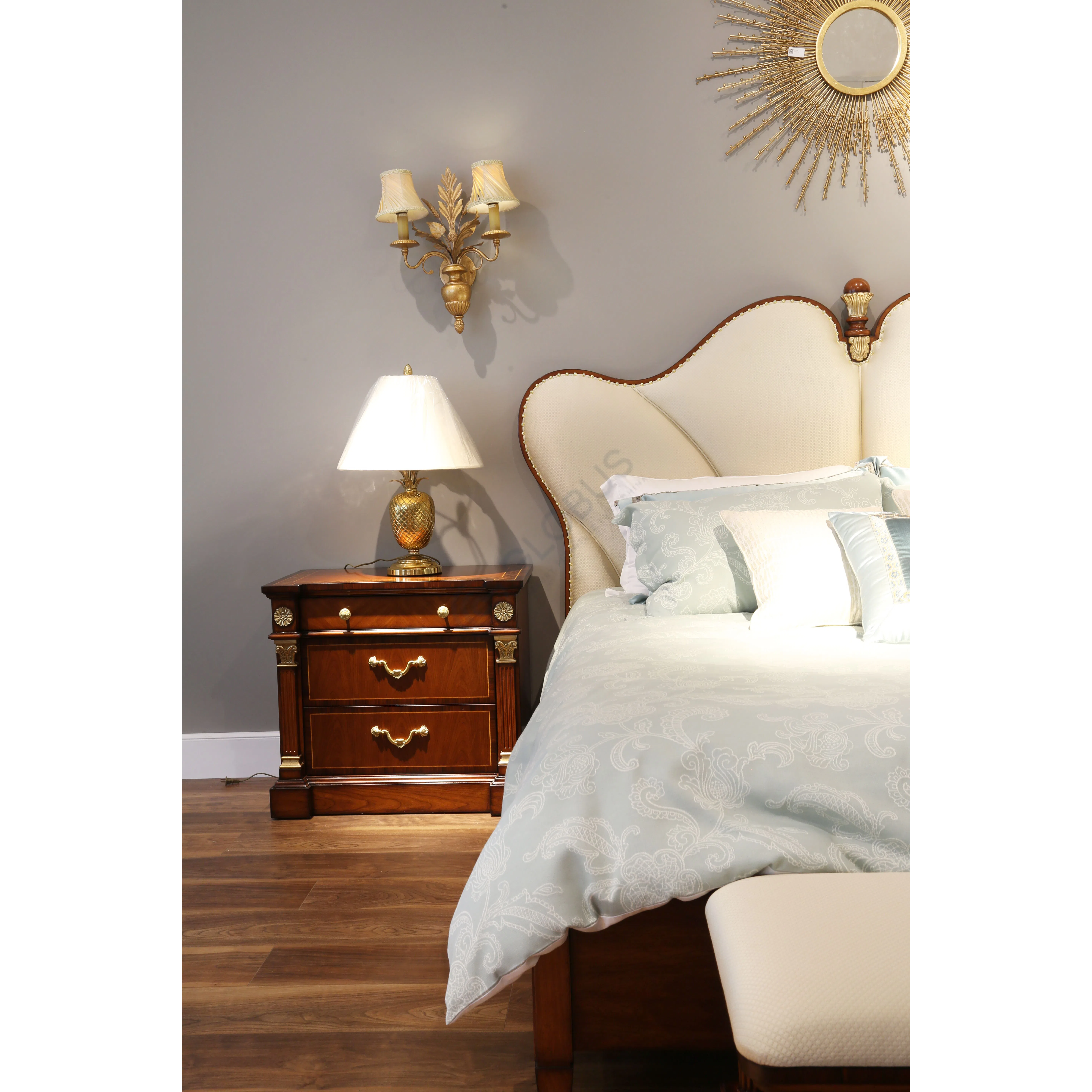 Bedside table Nameera