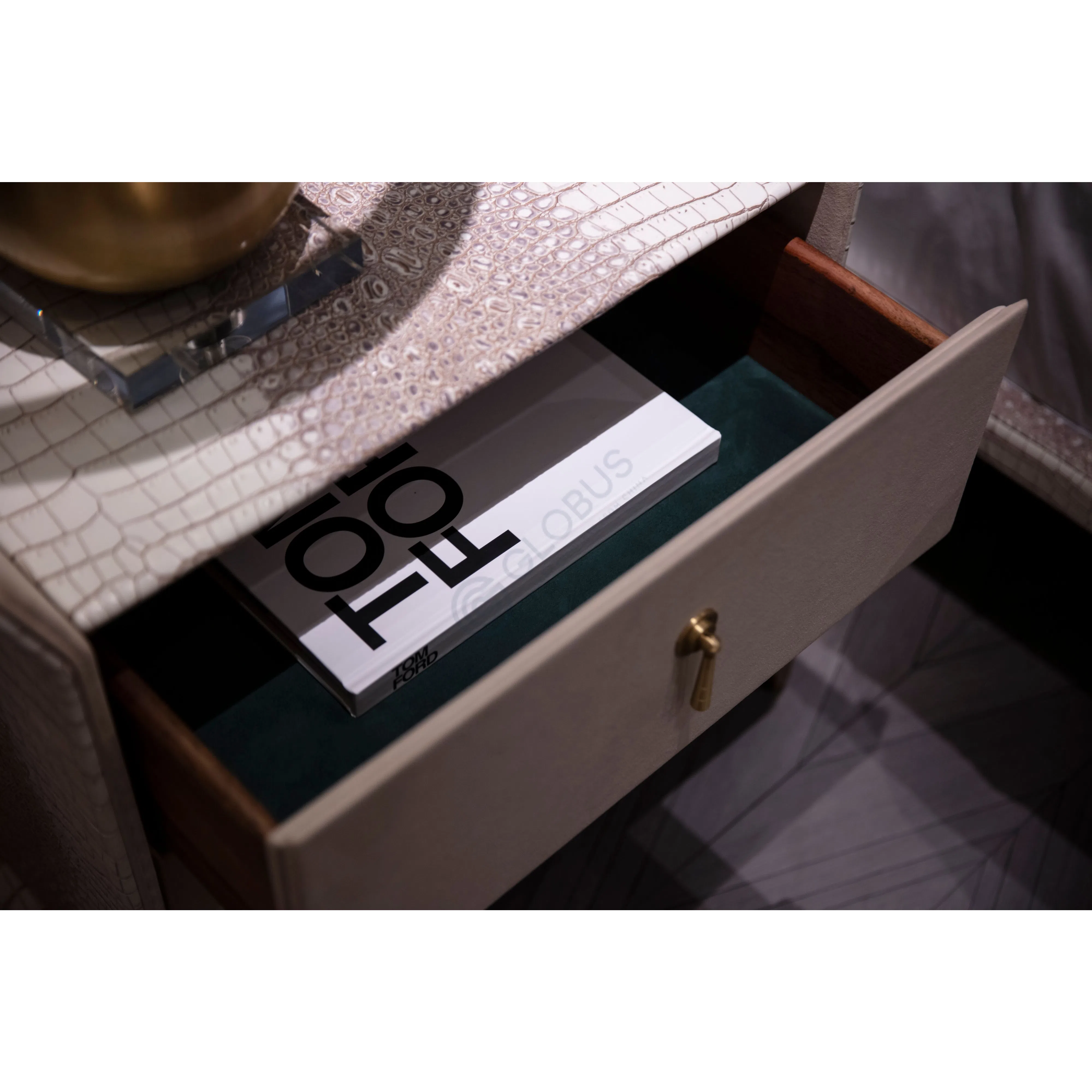 Bedside table Kalindi