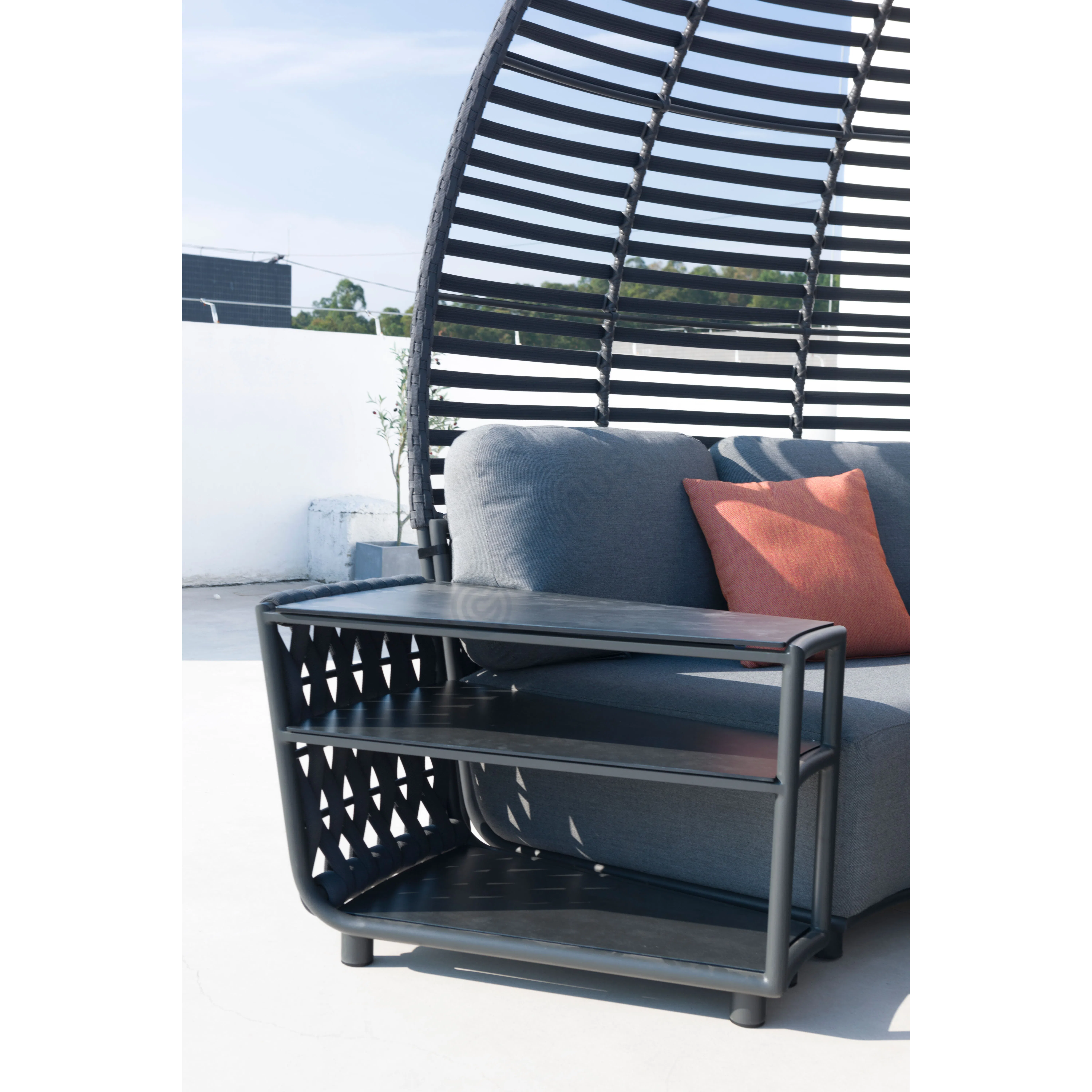 Уличный угловой столик COUTURE JARDIN