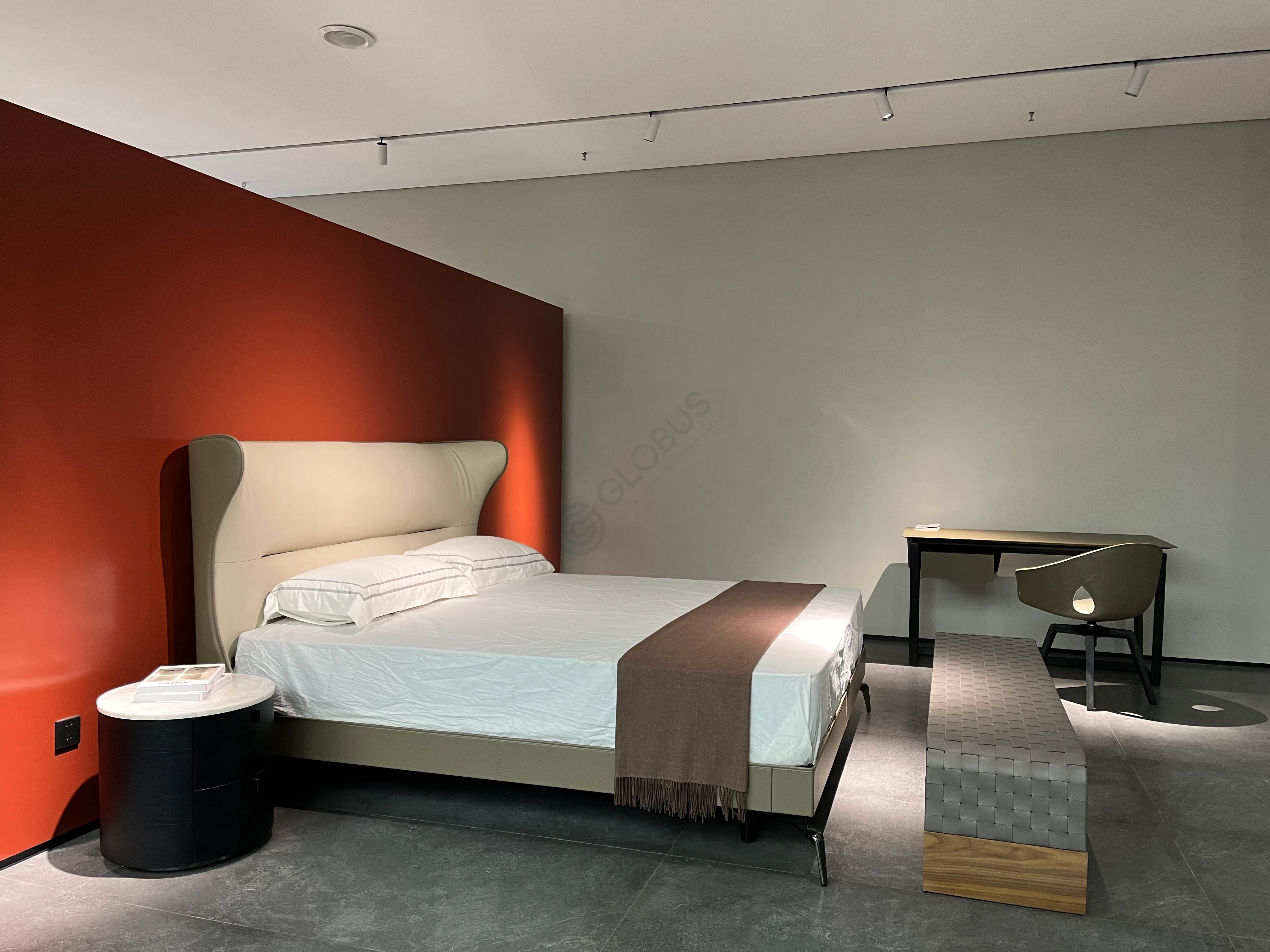 Ottoman POLTRONA FRAU Brera