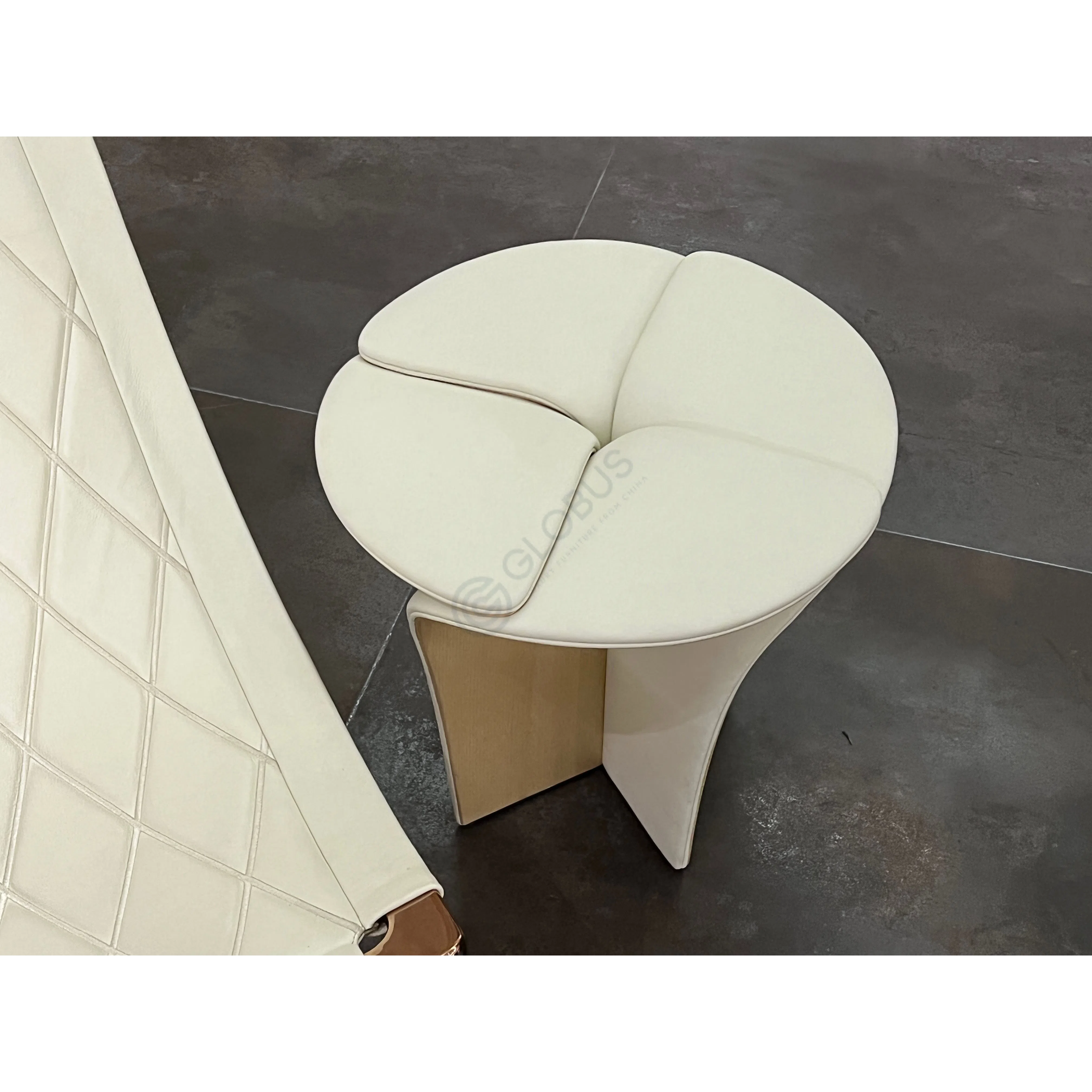 Stool LOUIS VUITTON Blossom