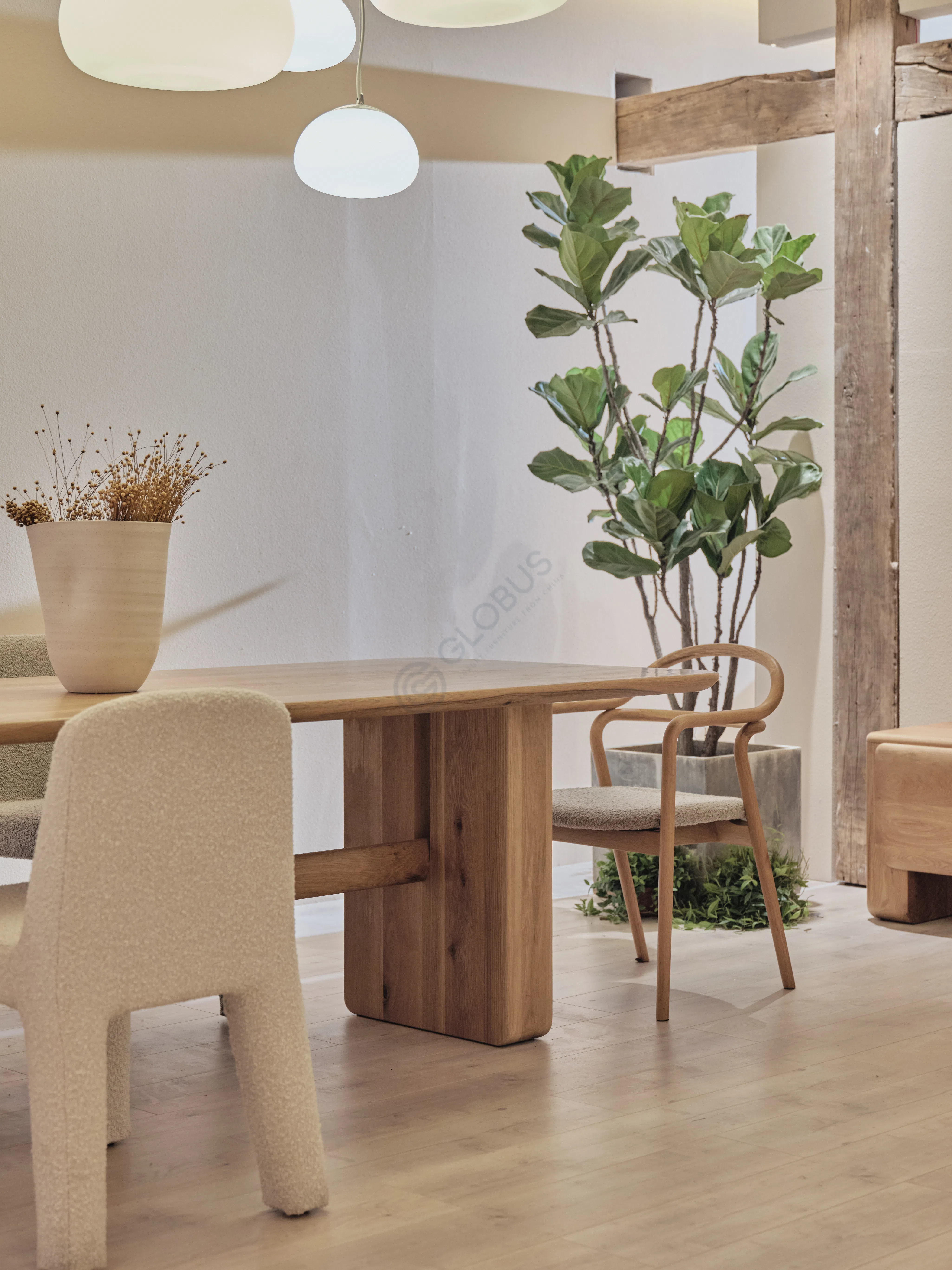 Dining table Xelianne