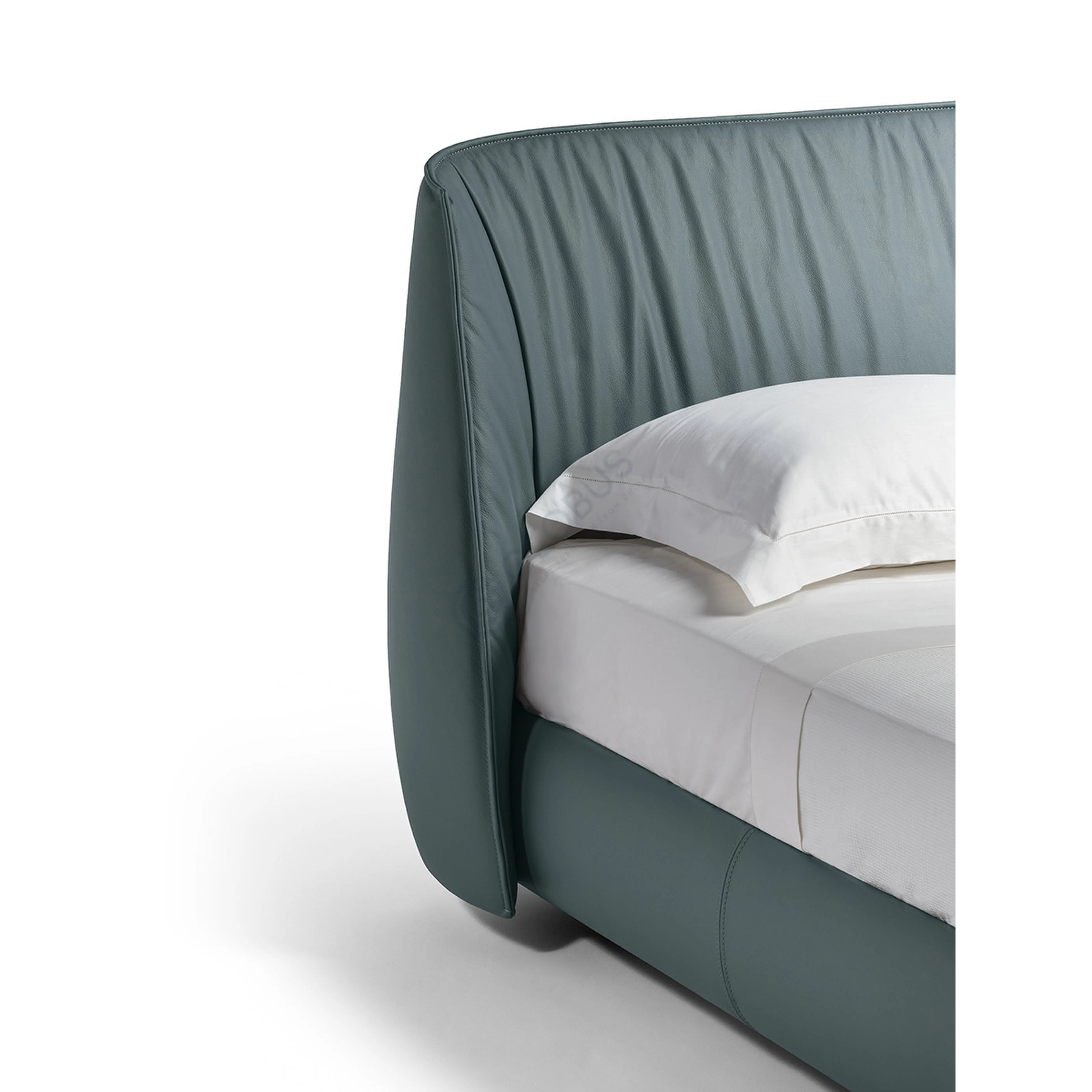 Кровать POLTRONA FRAU Archibald