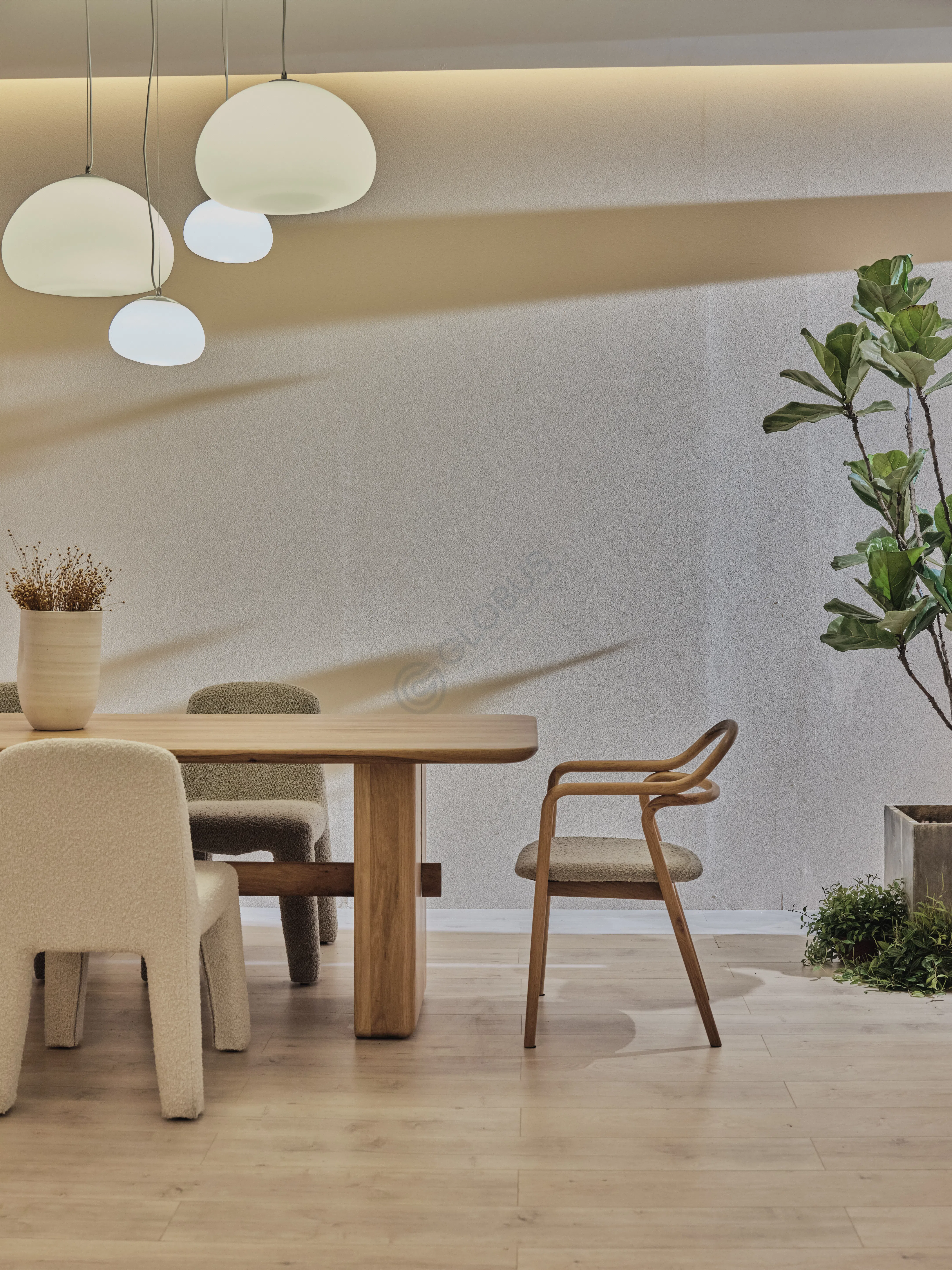 Dining table Xelianne