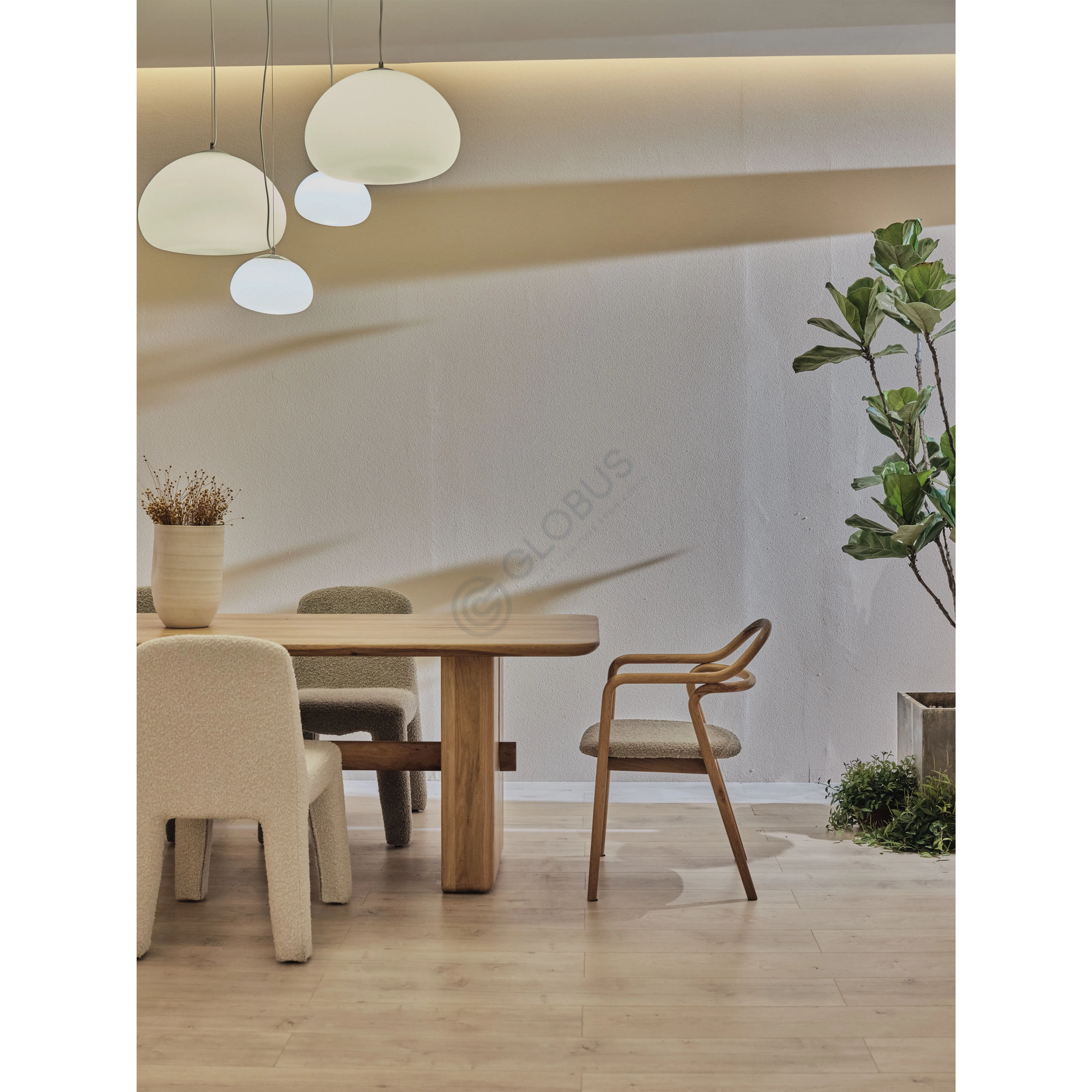 Dining table Xelianne