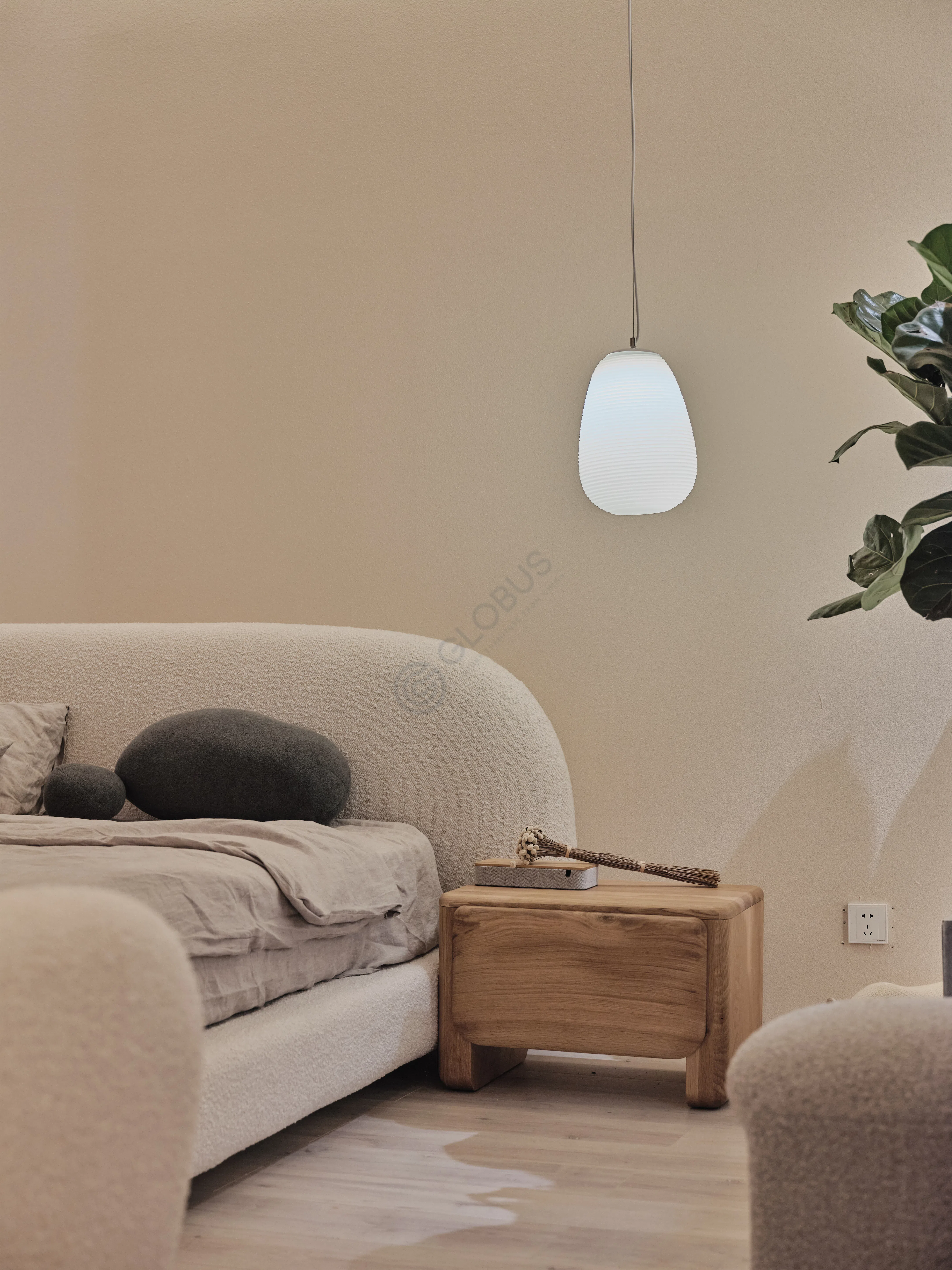 Bedside table Octaviana