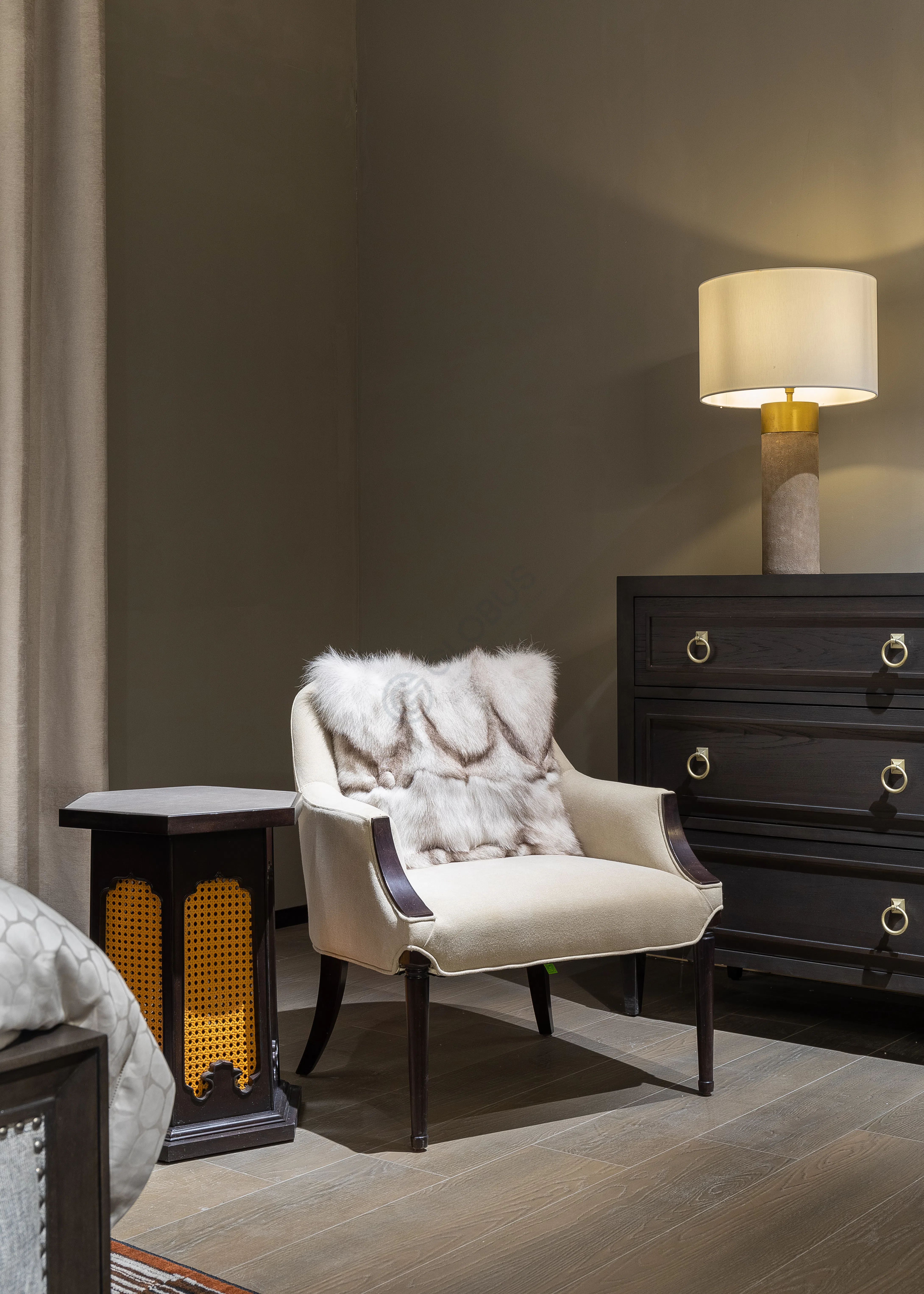 Side table THEODORE ALEXANDER Catherine