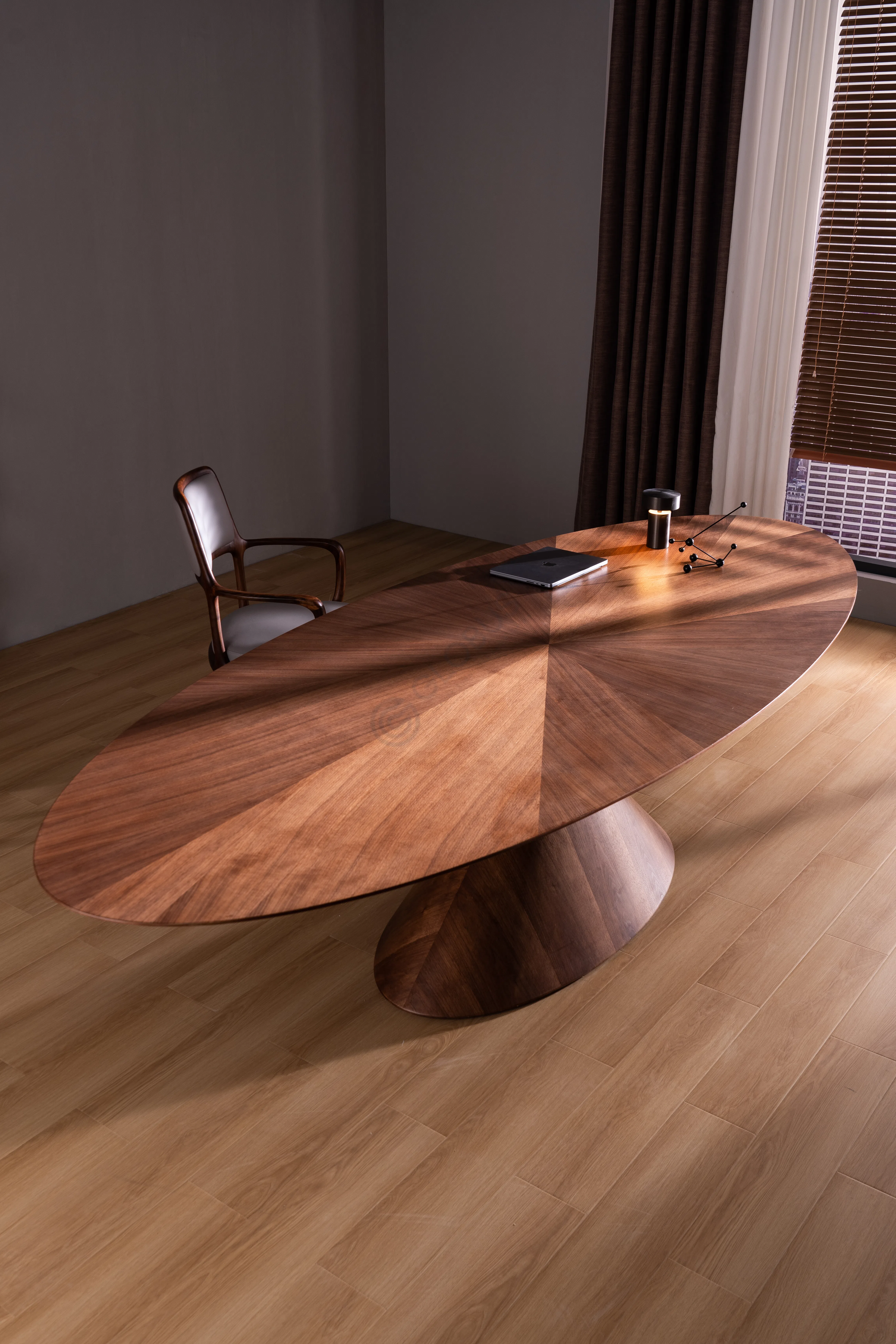 Dining table Favonius
