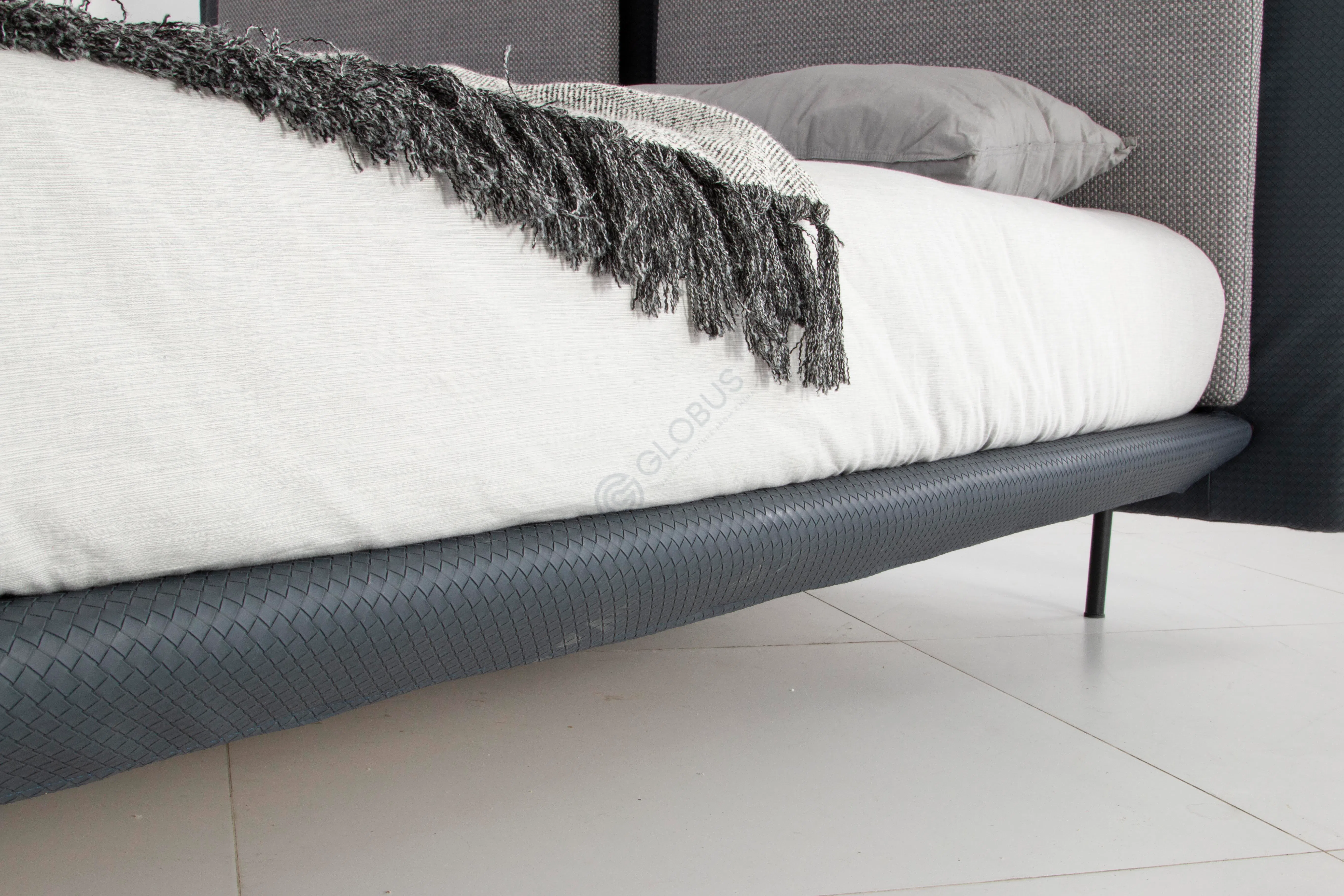 Bed NATUZZI ITALIA Campus