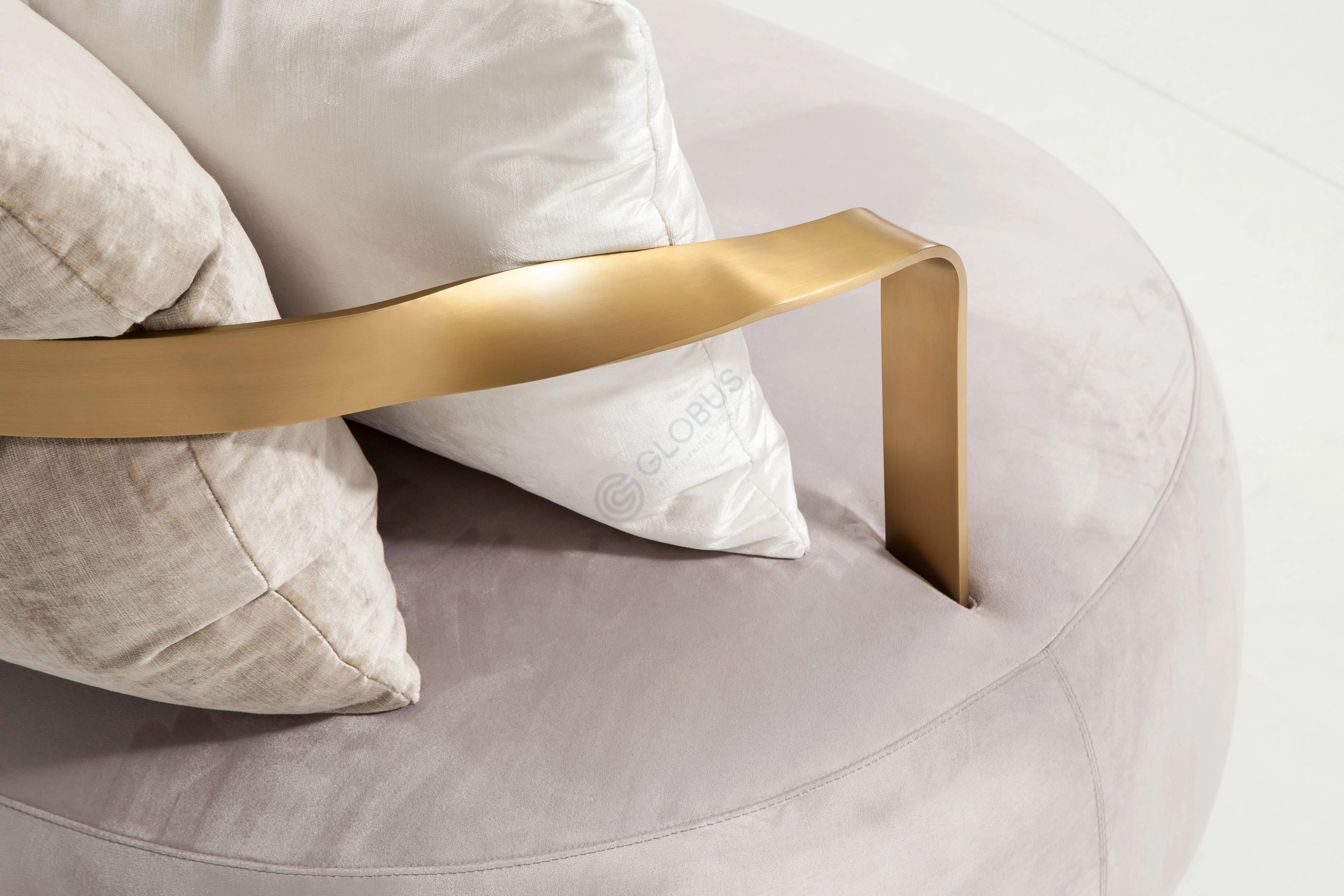 Armchair CORTEZARI Botero