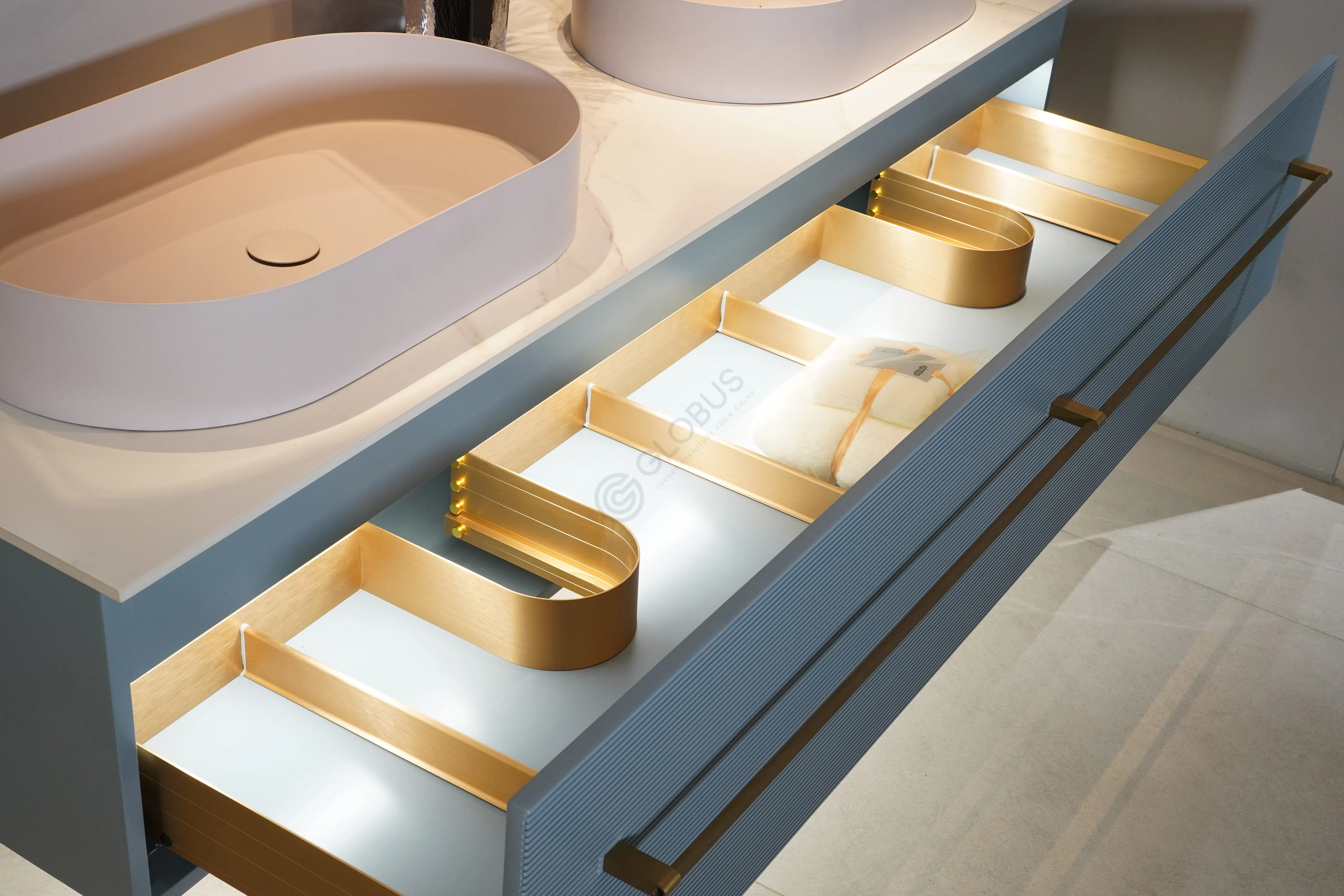 Bathroom cabinet Volitor