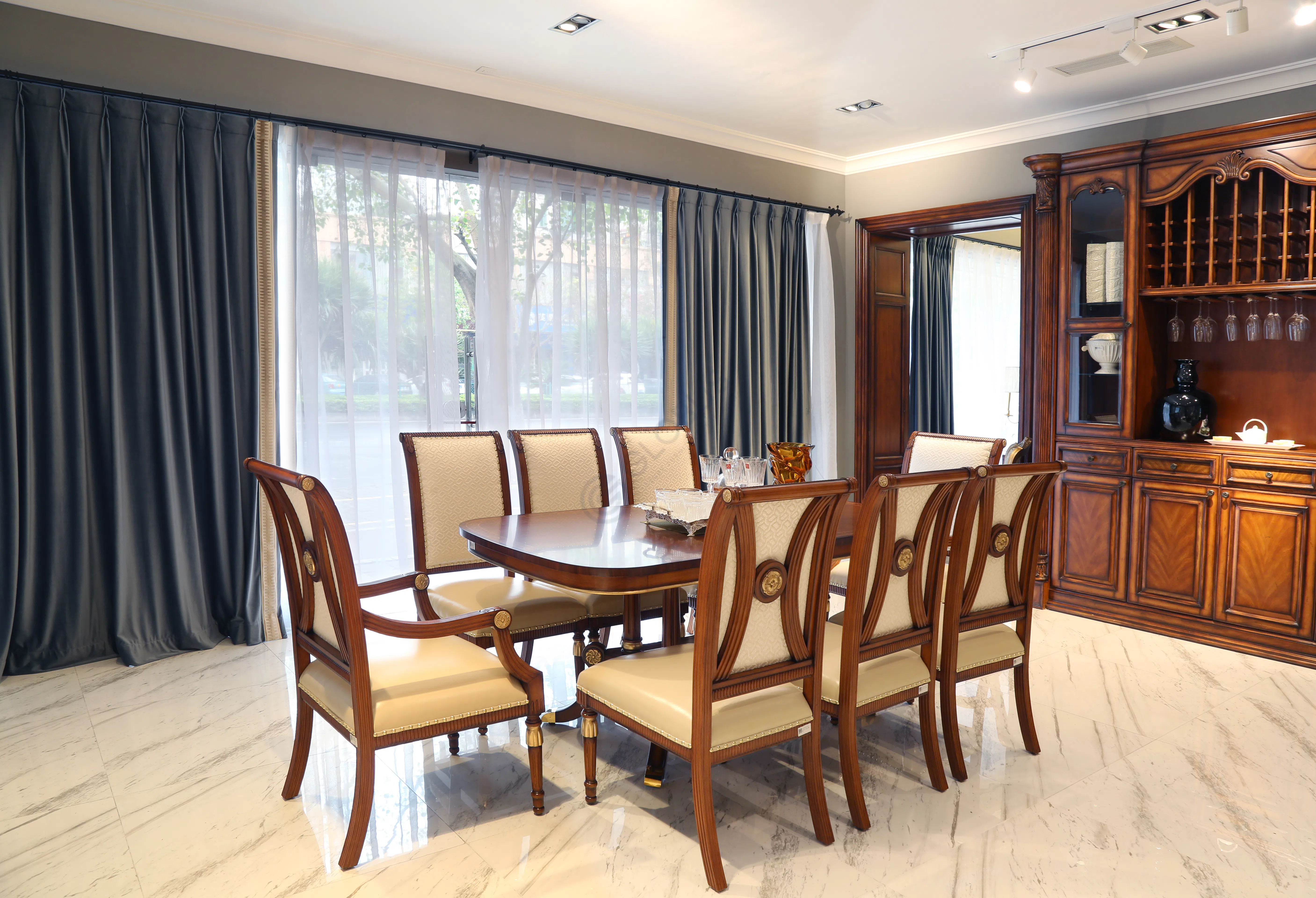 Dining chair Avalina