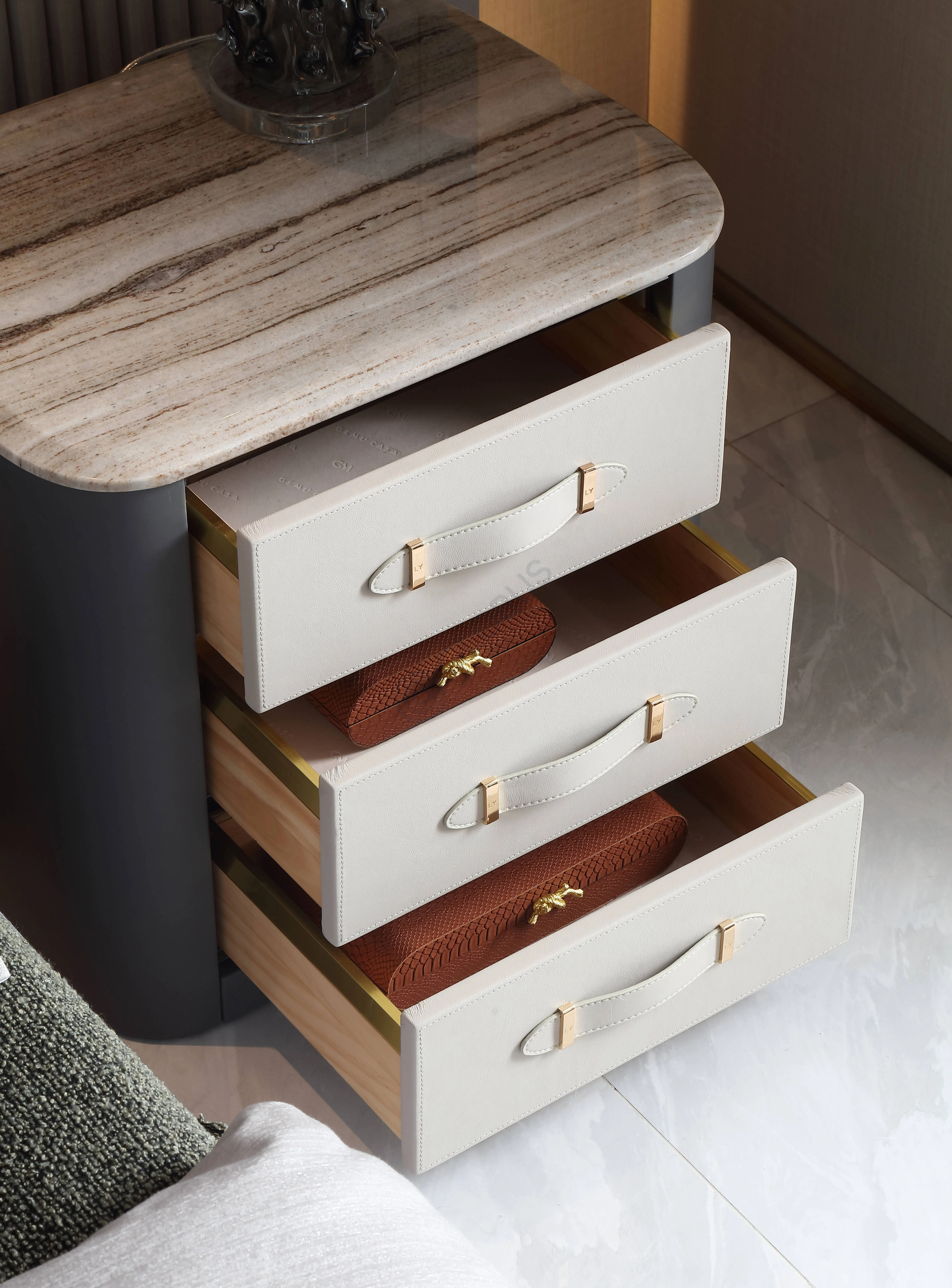 Bedside table Pauper