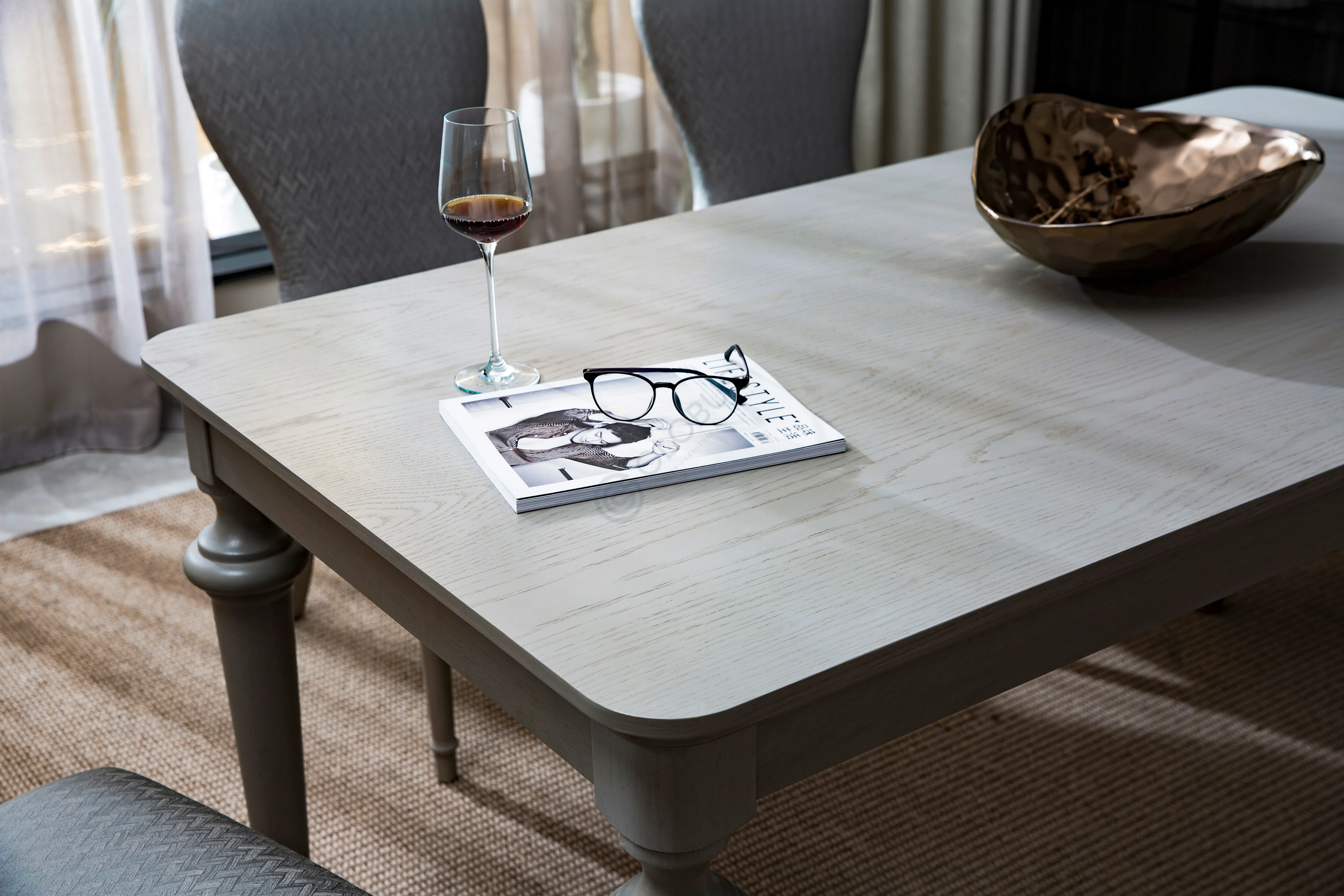 Dining table Uguino