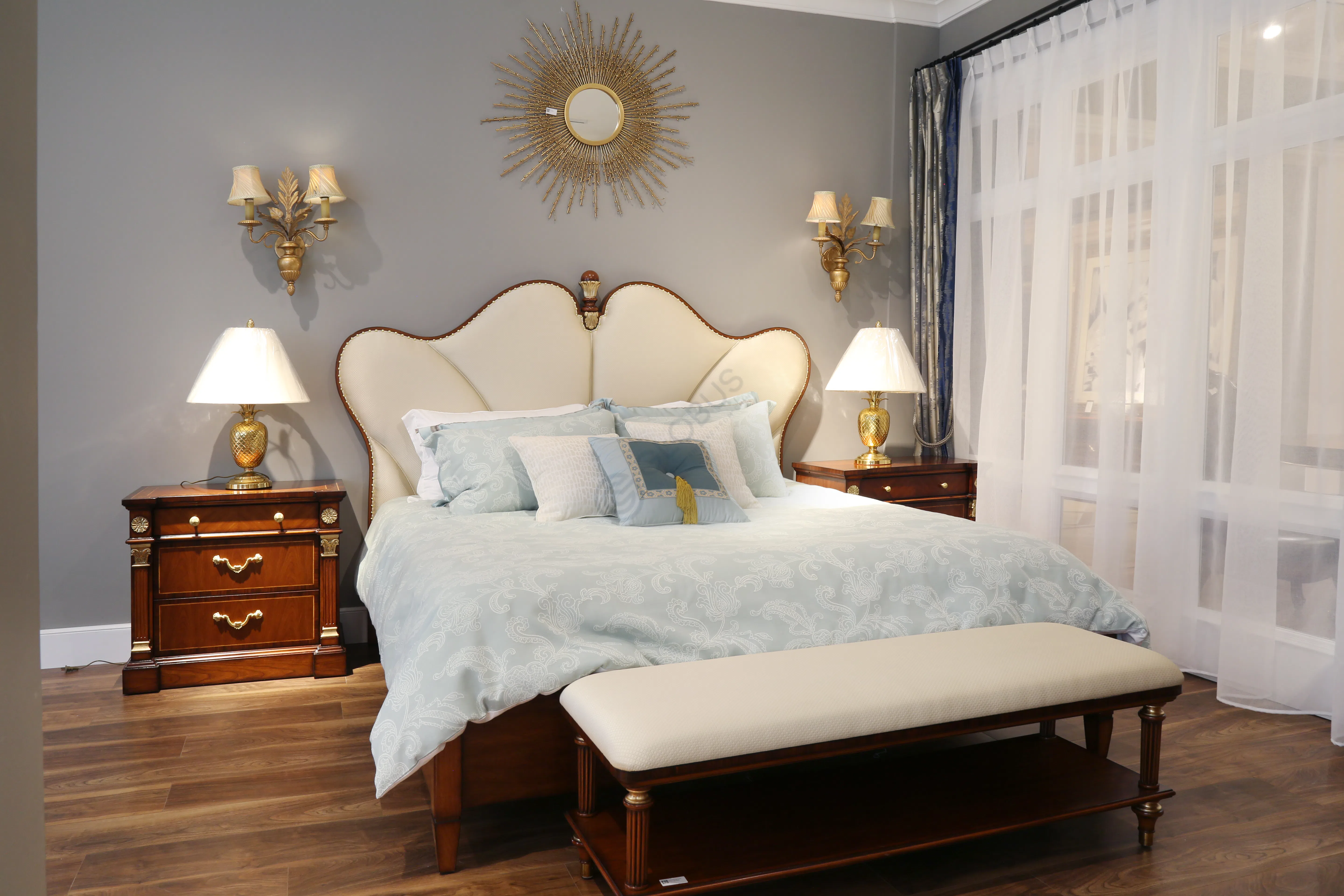 Bedside table Nameera