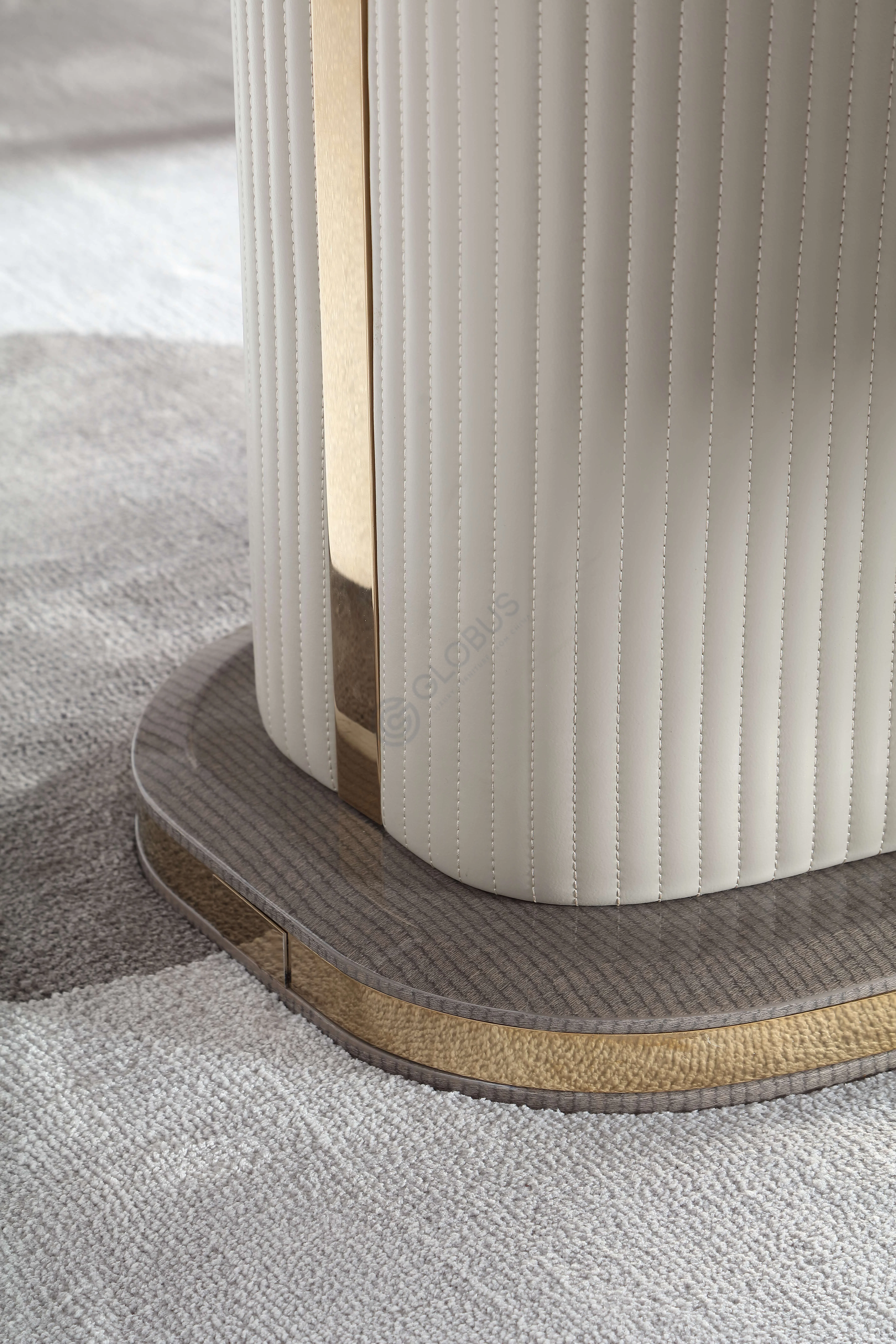 Dining table Lavaughn