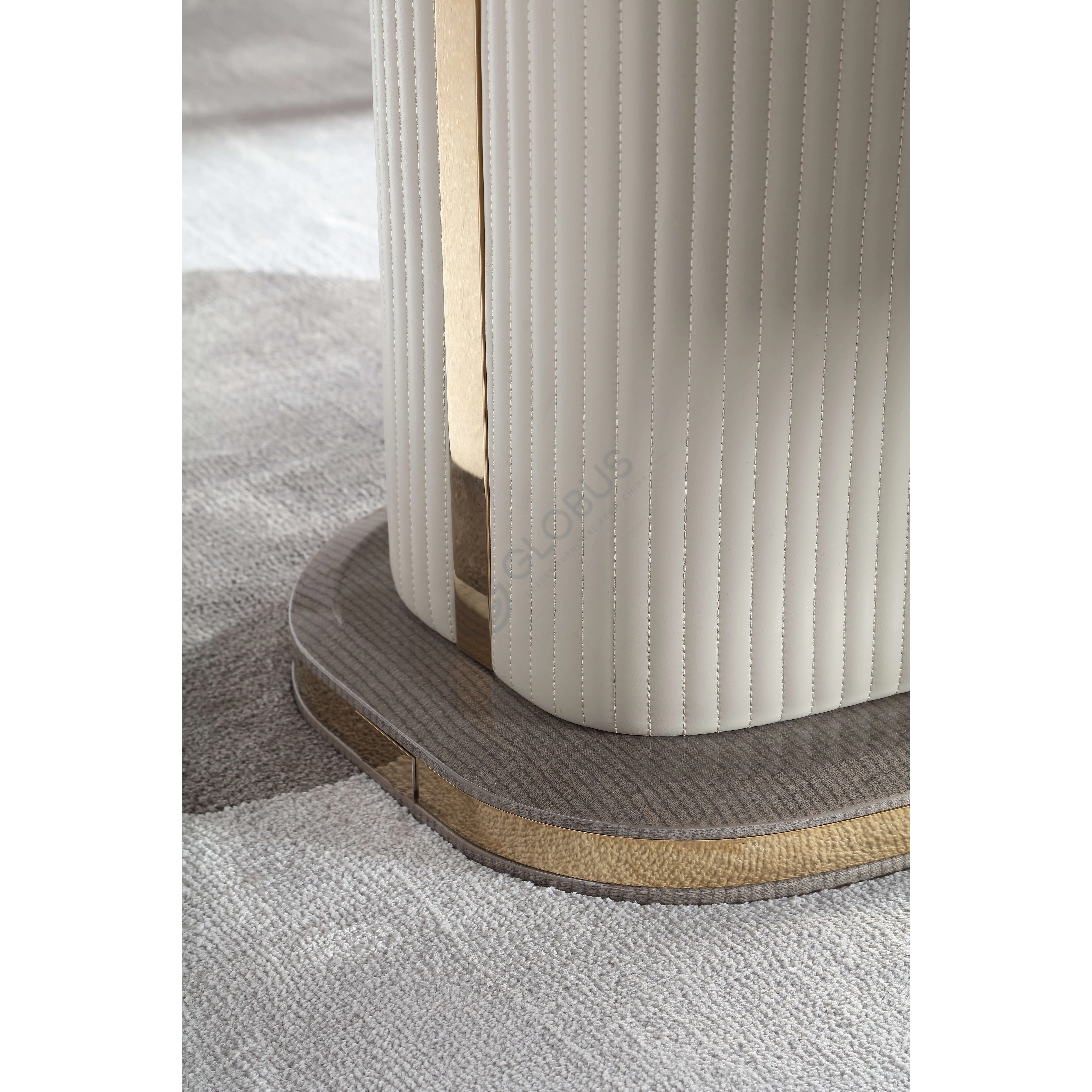 Dining table Lavaughn