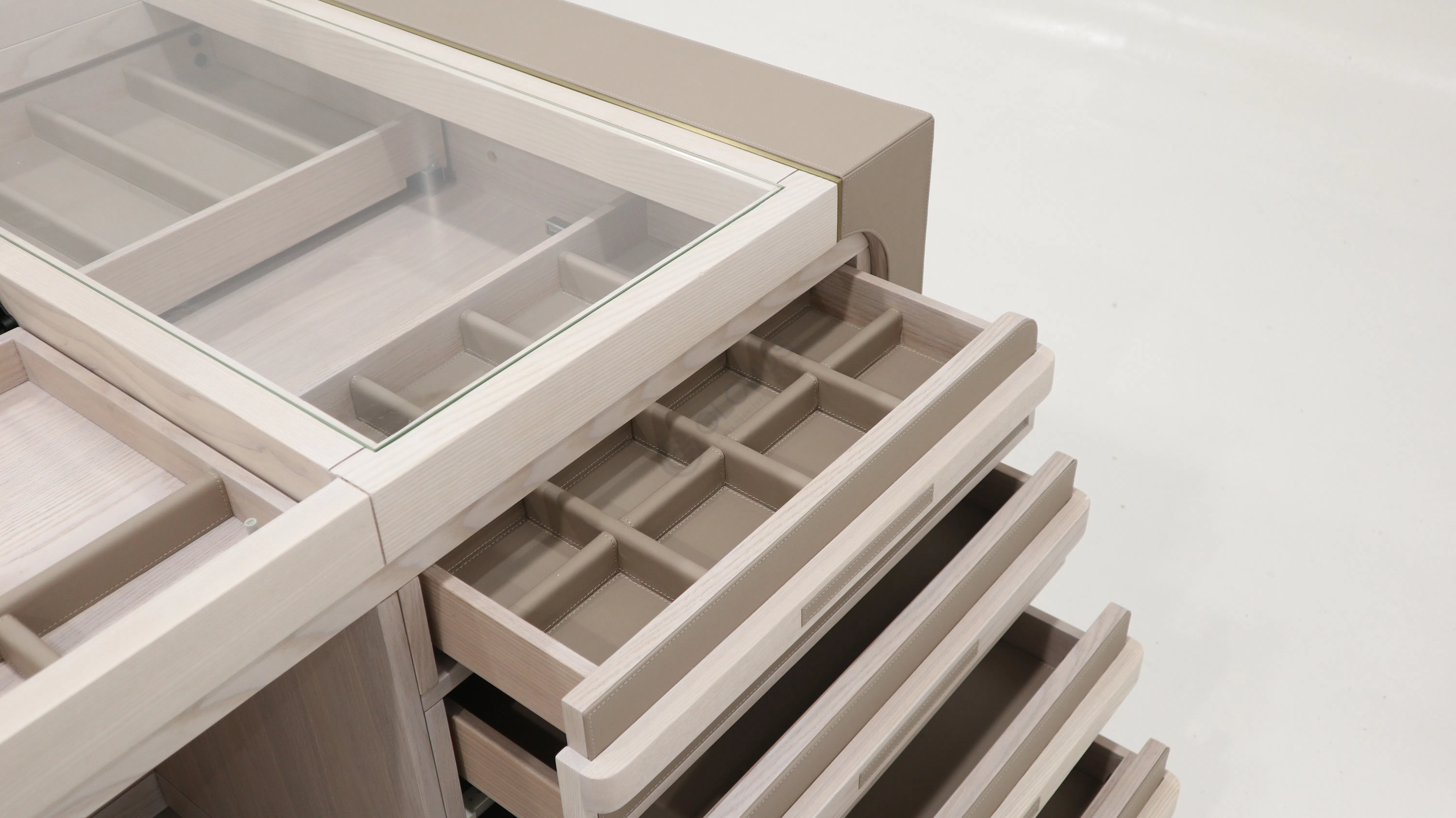 Walk-in wardrobe Sasone