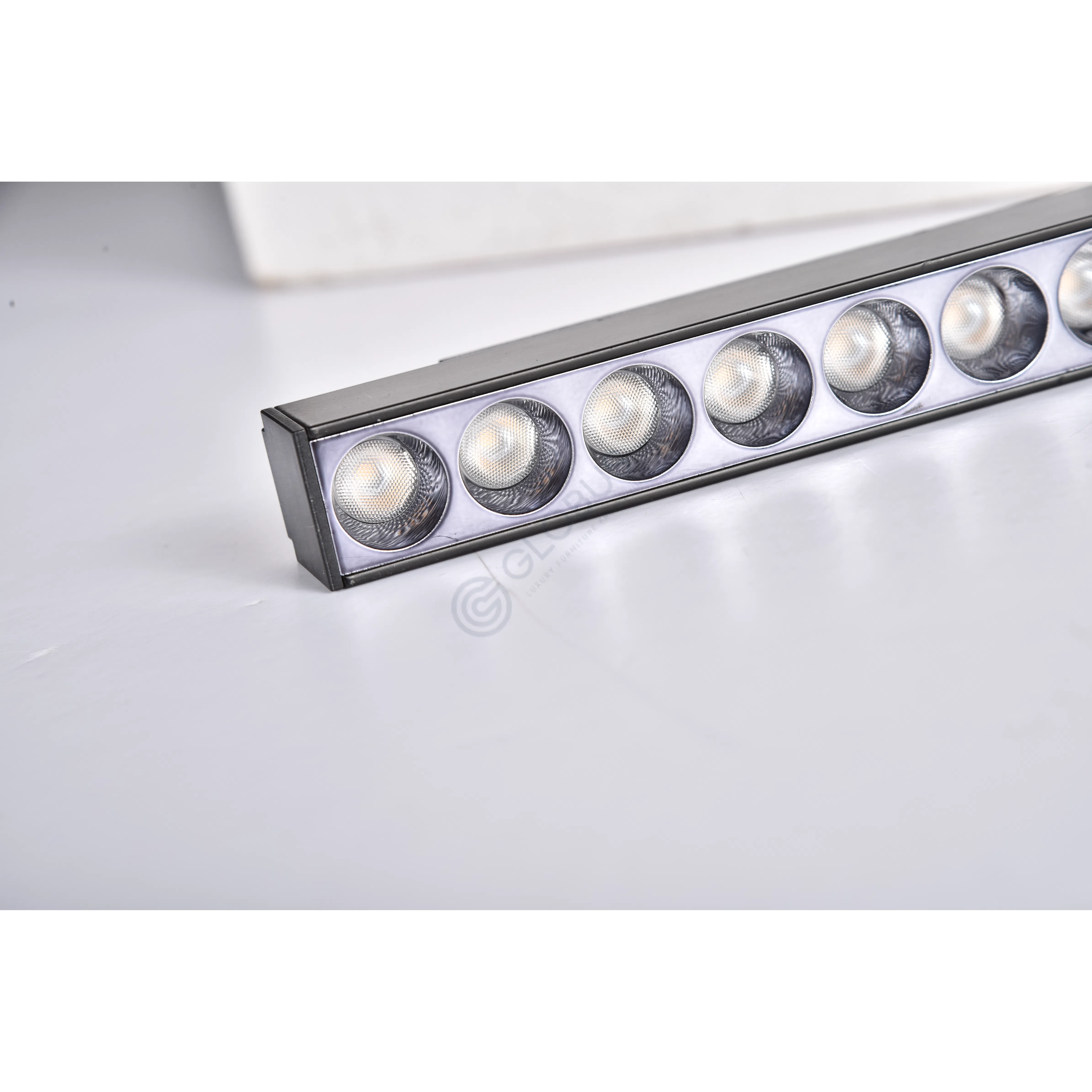 Трековое освещение Hadleigh