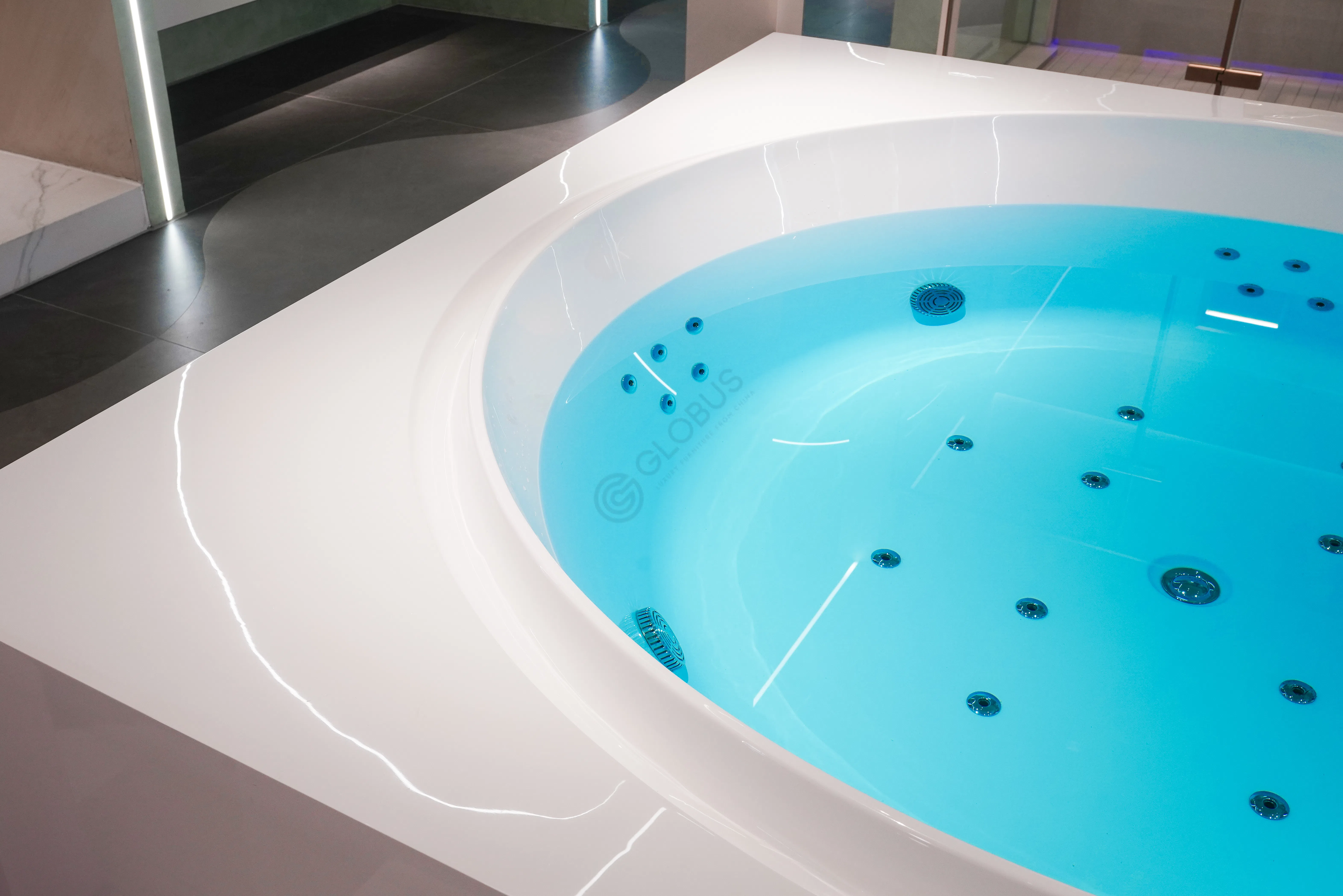 Jacuzzi Opia