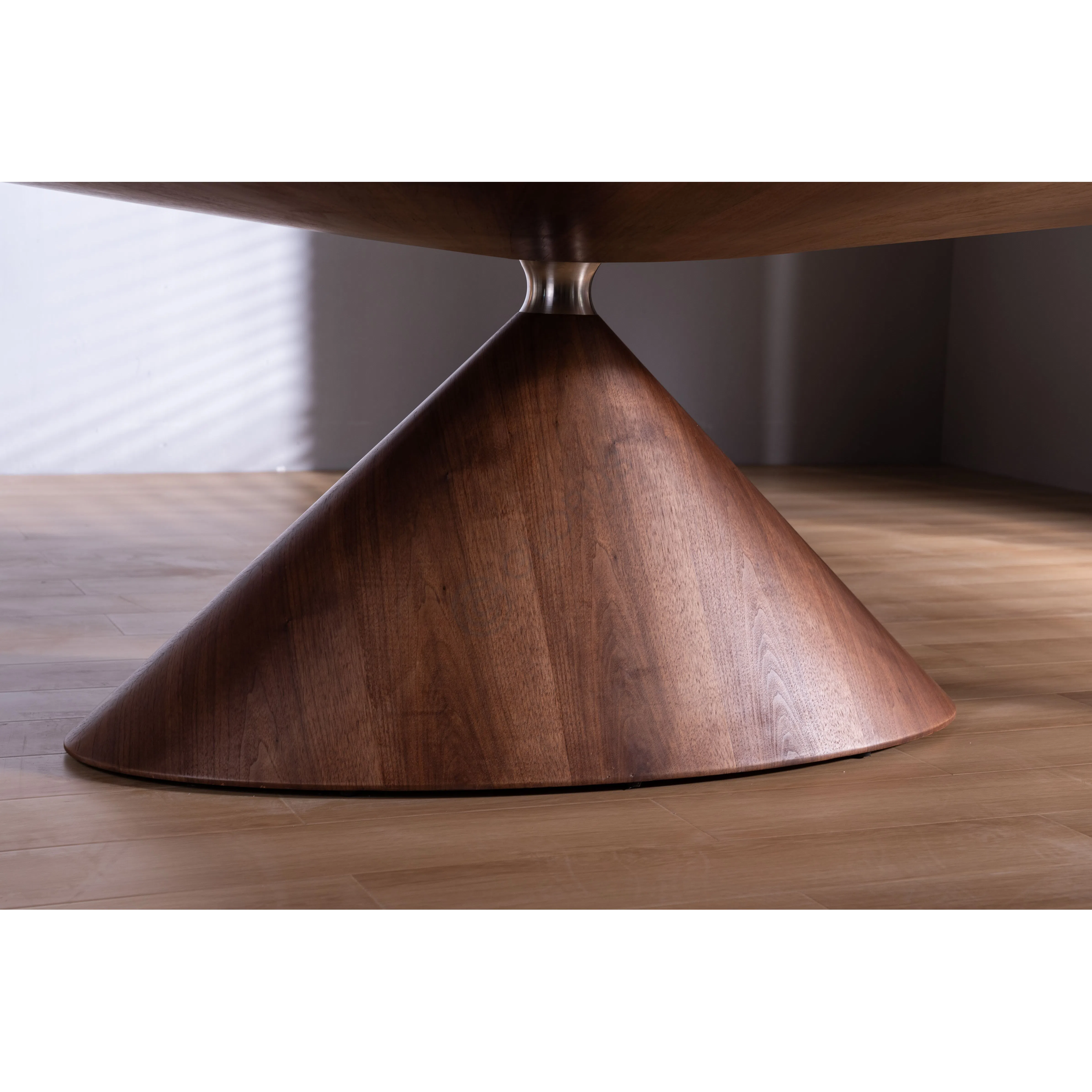 Dining table Favonius