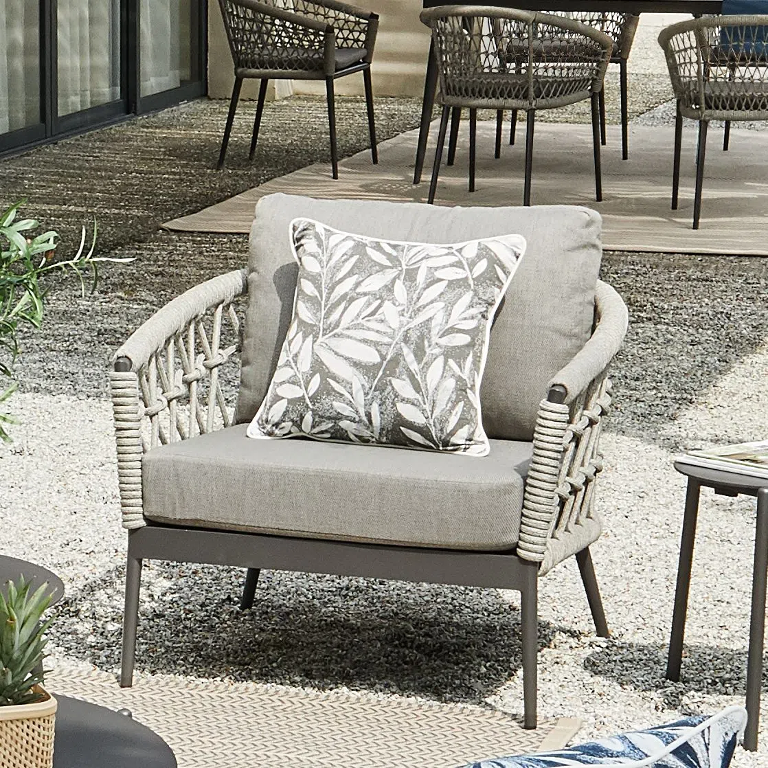 Outdoor armchair Cresencia