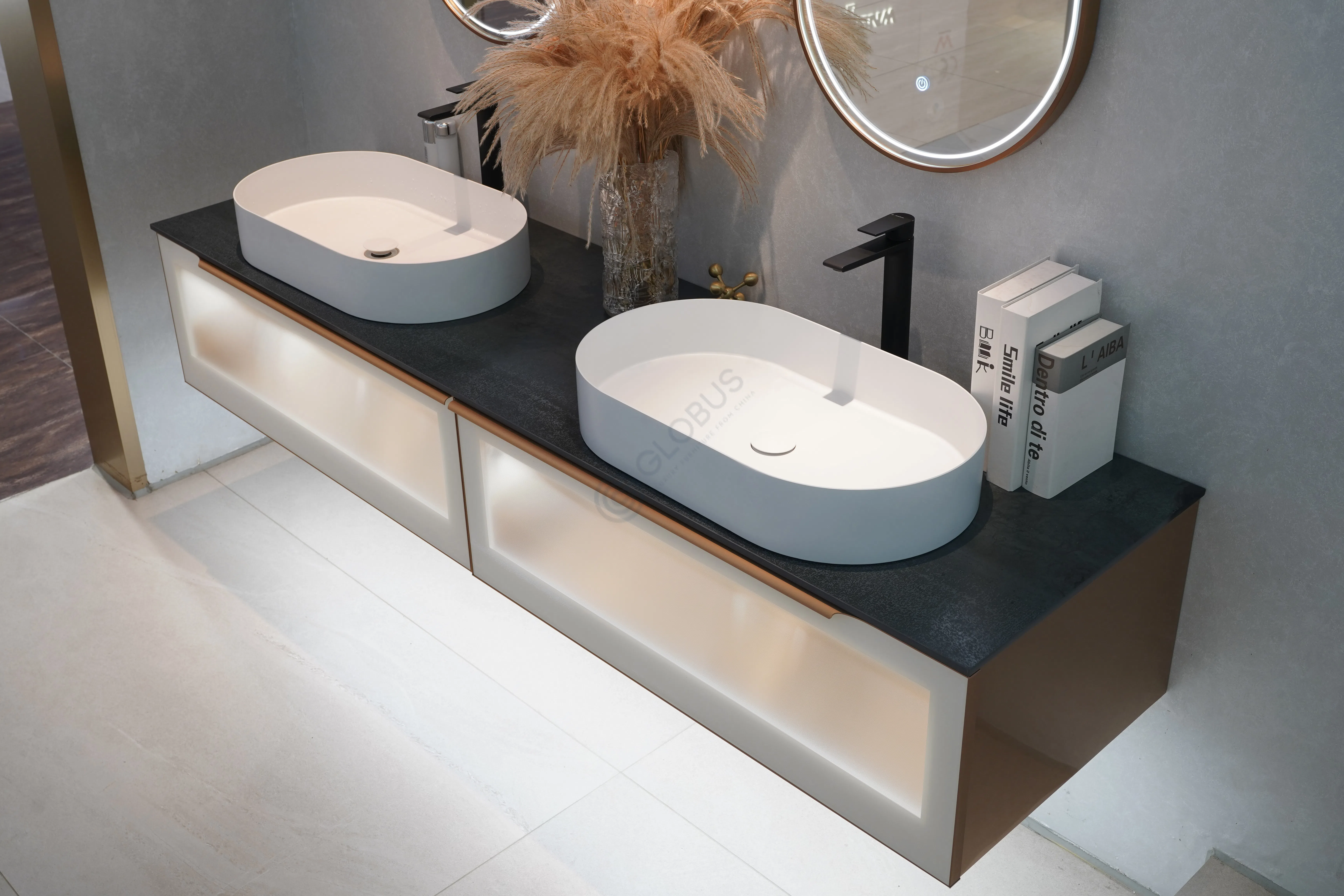 Bathroom cabinet Embellis