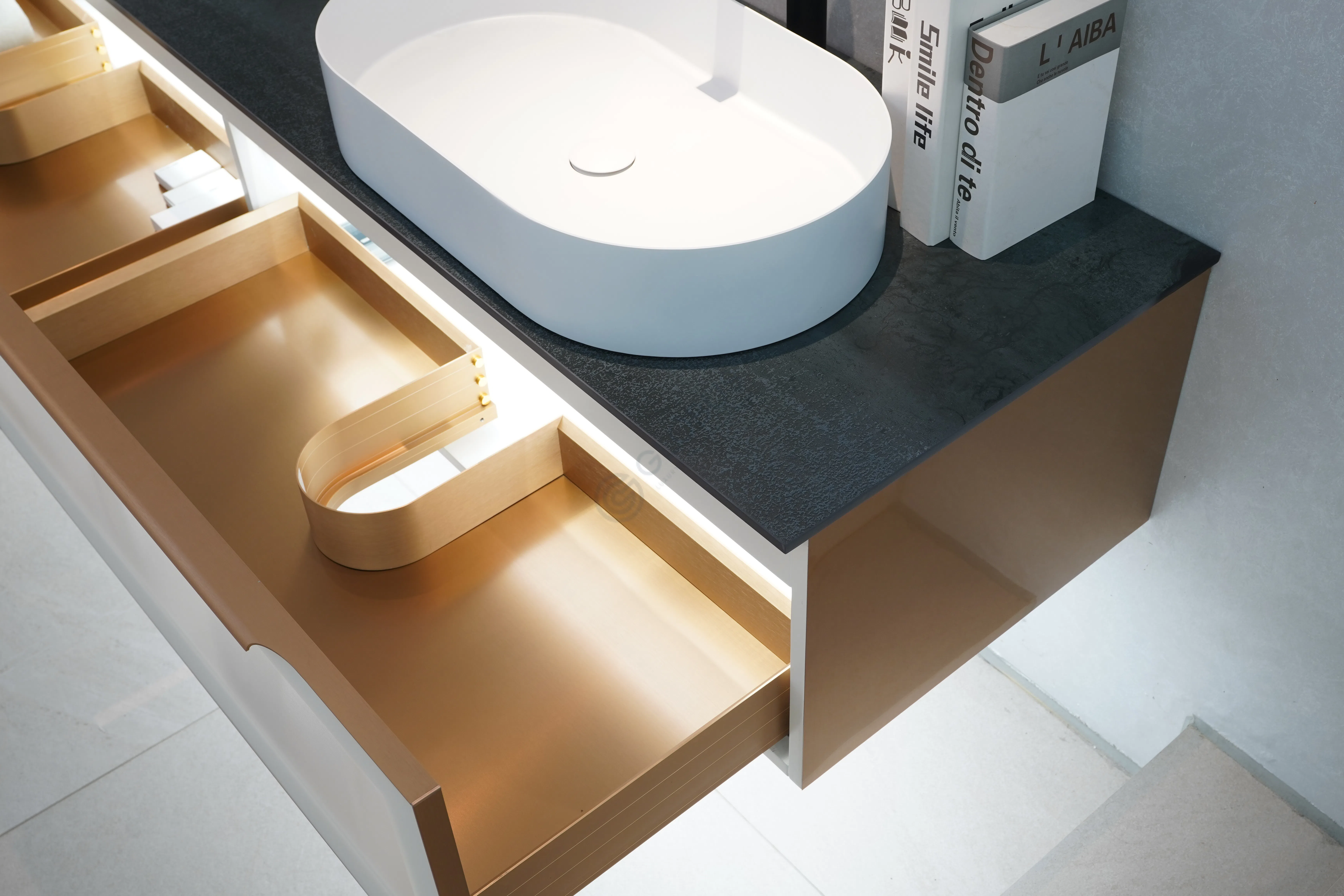 Bathroom cabinet Embellis