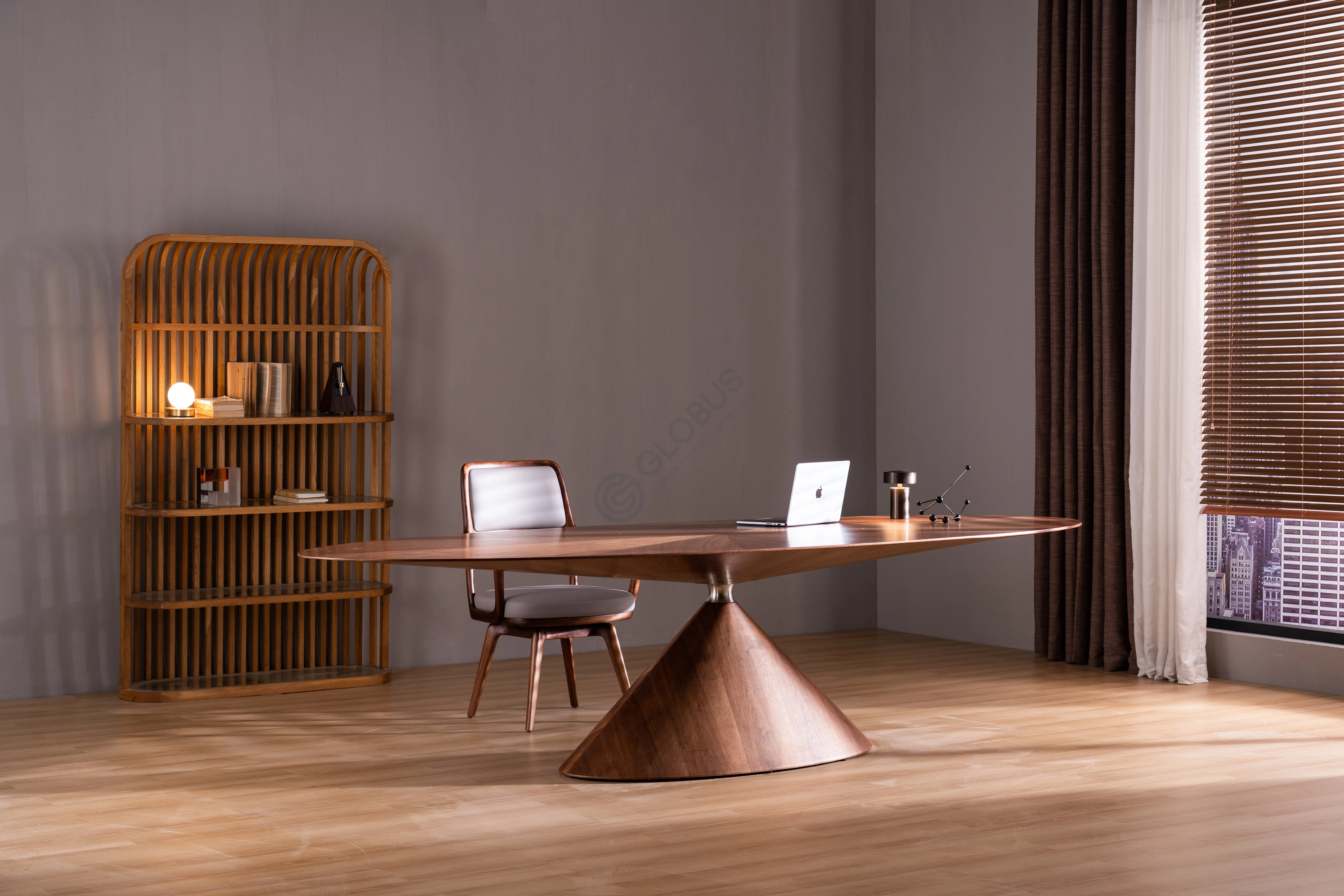 Dining table Favonius