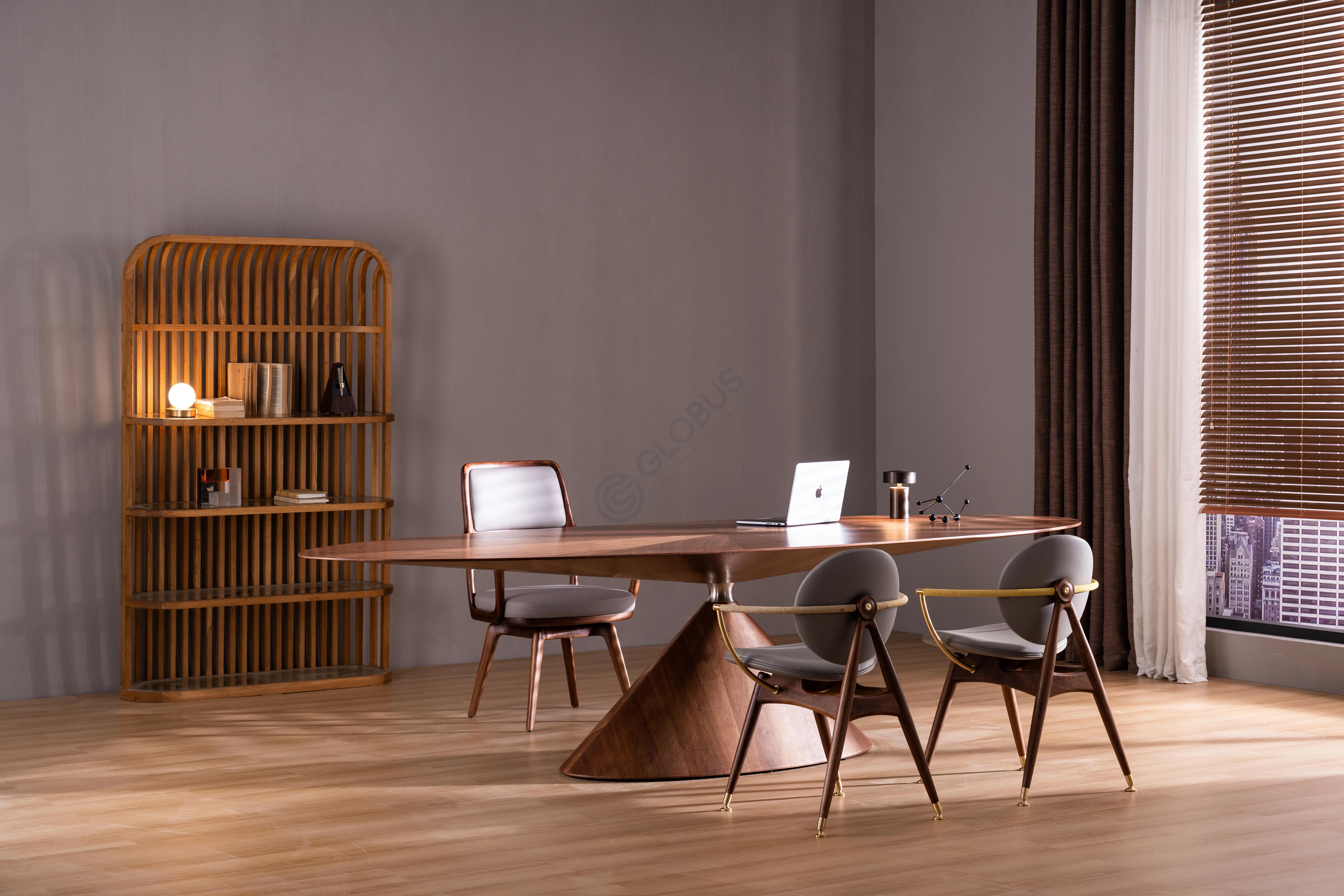 Dining table Favonius